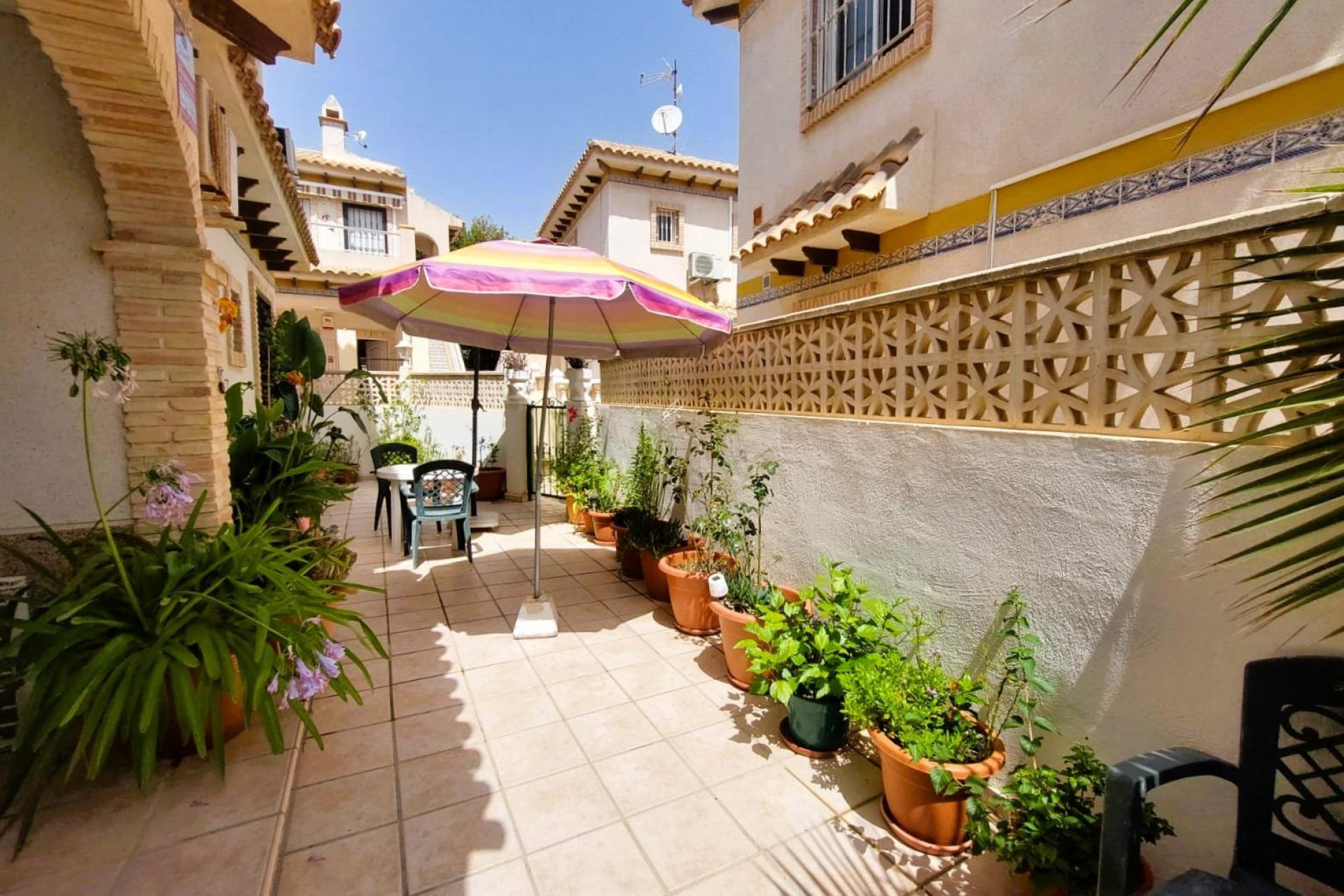 Resale - Semi Detached Villa - Torrevieja - Las calas