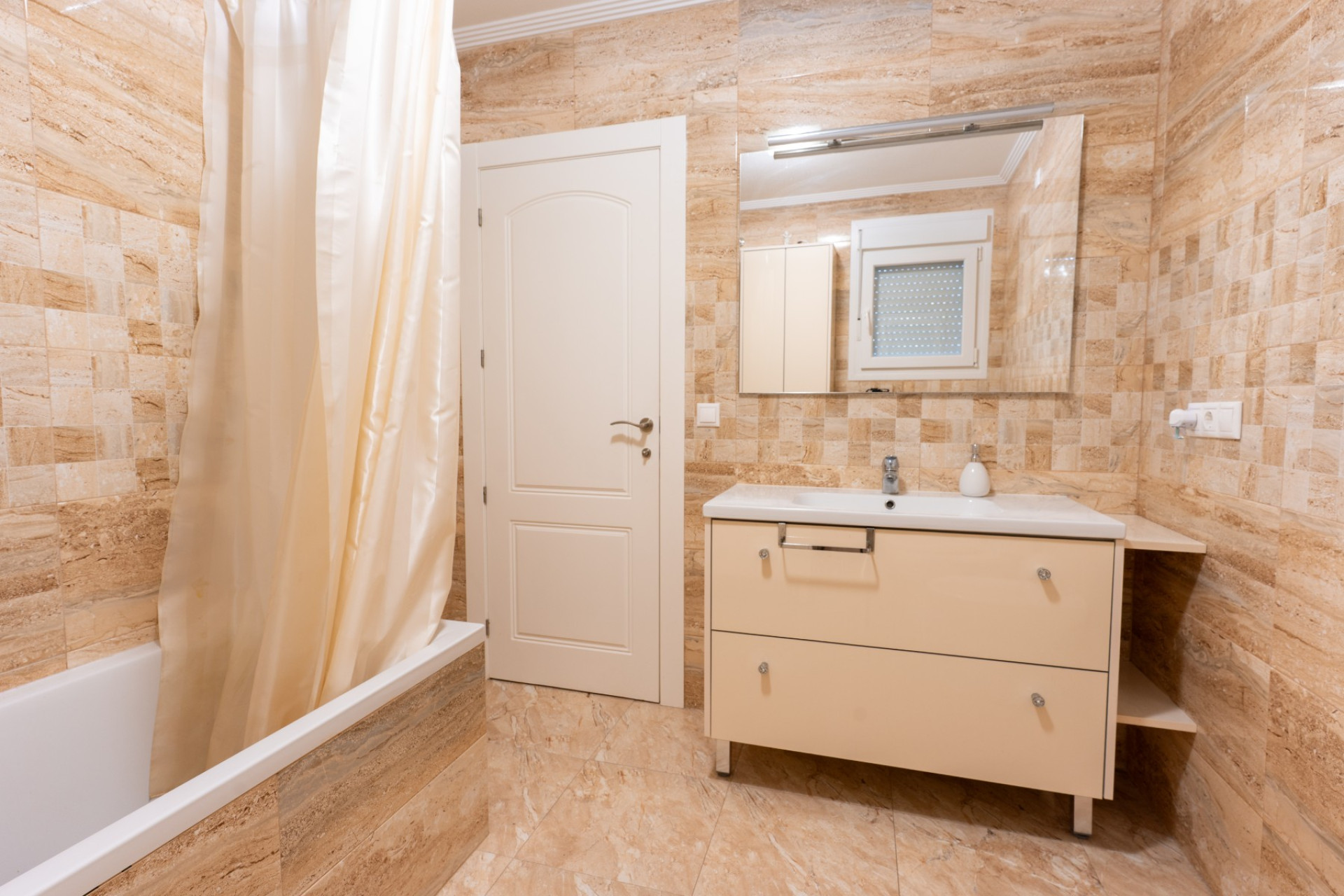 Resale - Semi-detached villa - Torrevieja - Los Balcones