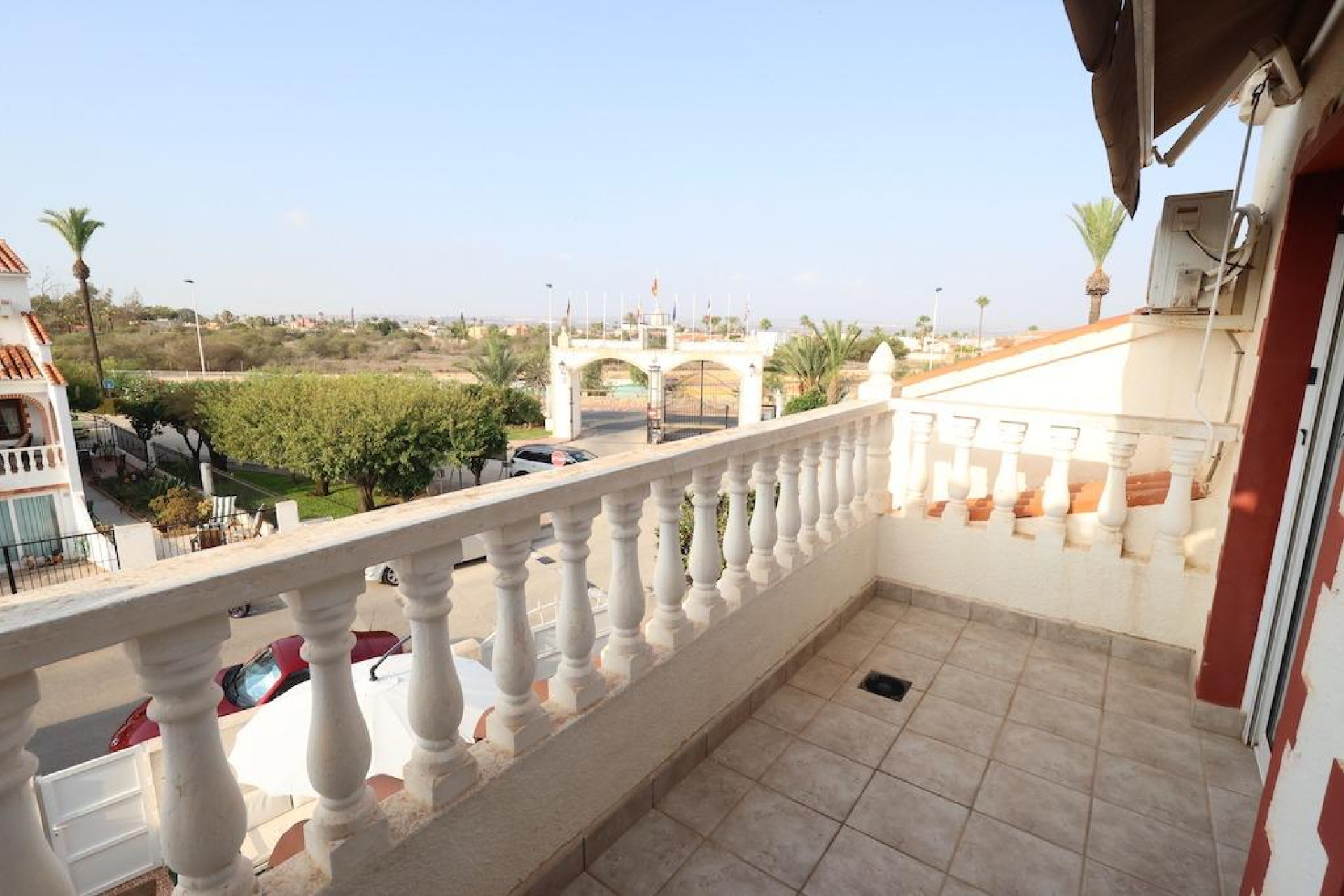 Resale - Semi Detached Villa - Torrevieja - Torretas