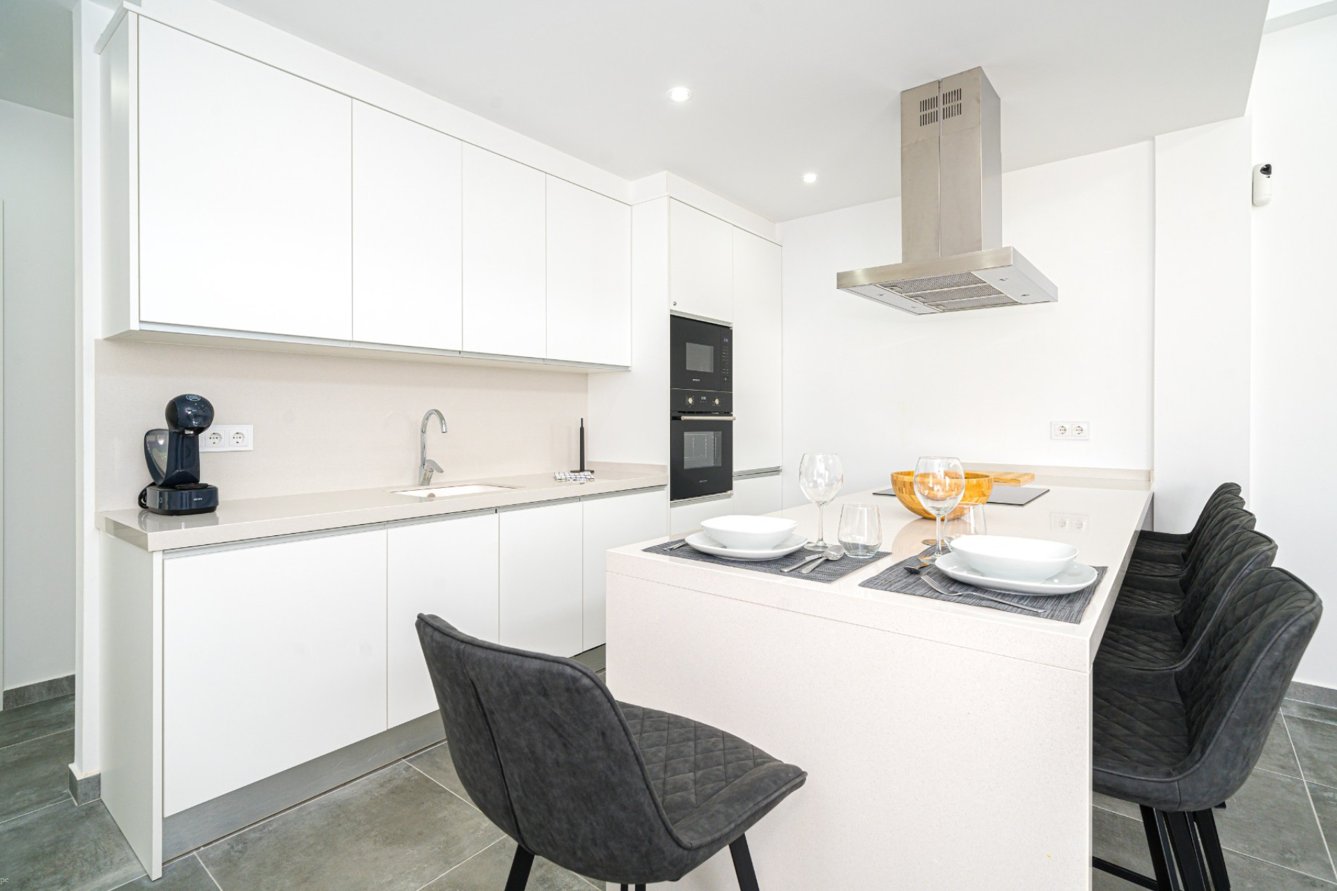 Resale - Townhouse - Daya Nueva