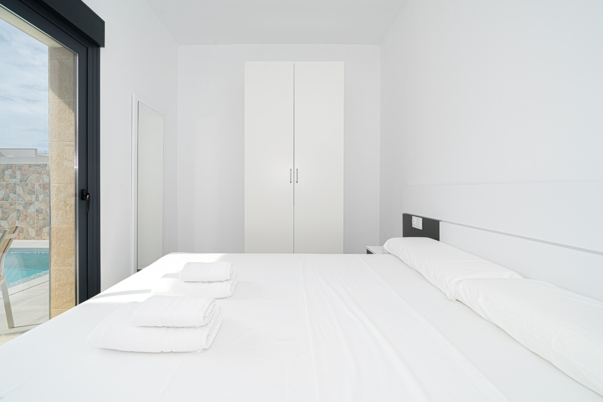 Resale - Townhouse - Daya Nueva