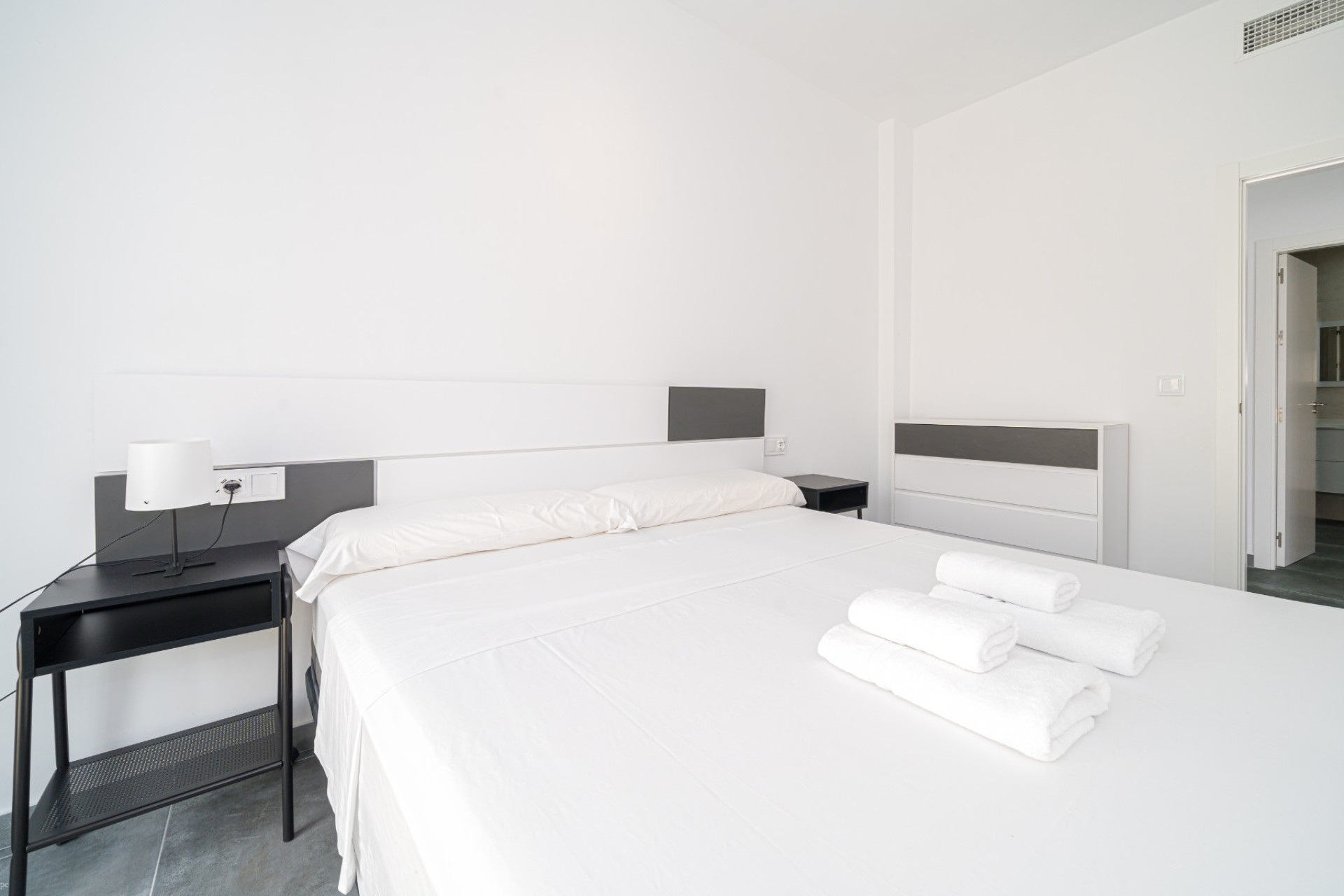 Resale - Townhouse - Daya Nueva