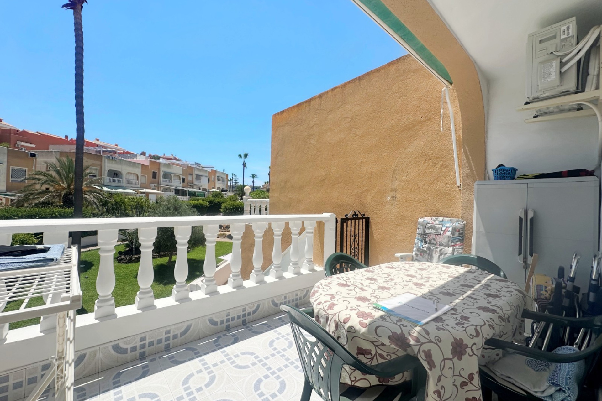 Resale - Townhouse - La Mata