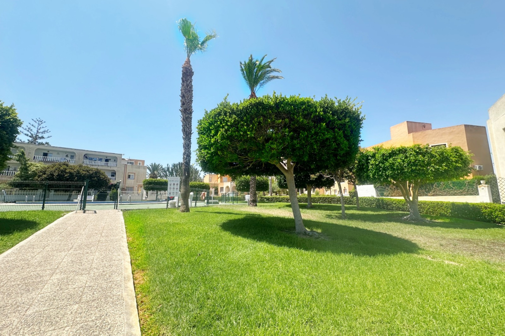 Resale - Townhouse - La Mata