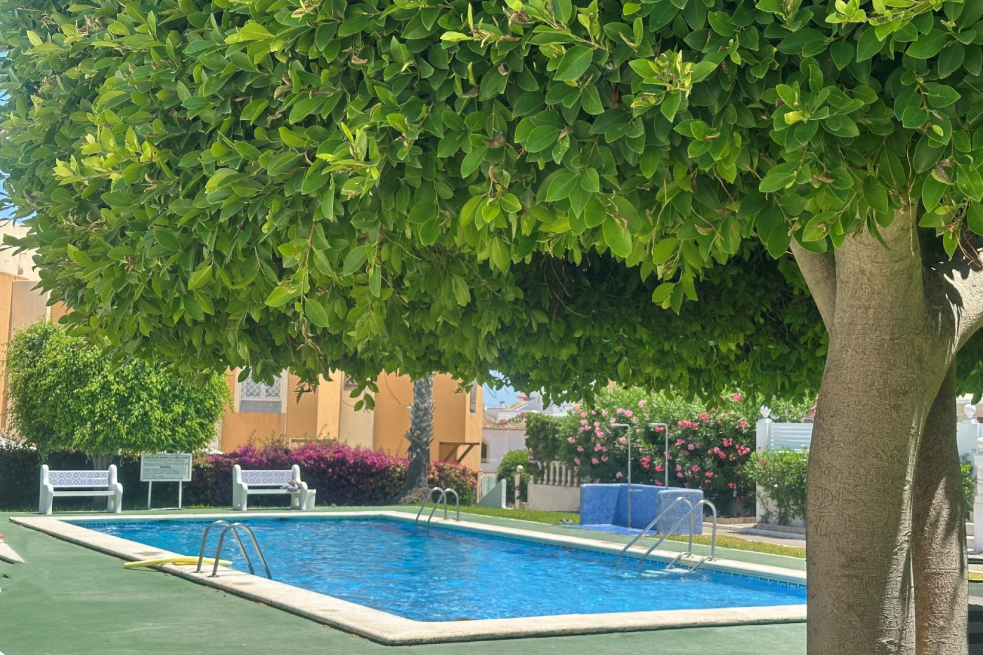 Resale - Townhouse - La Mata