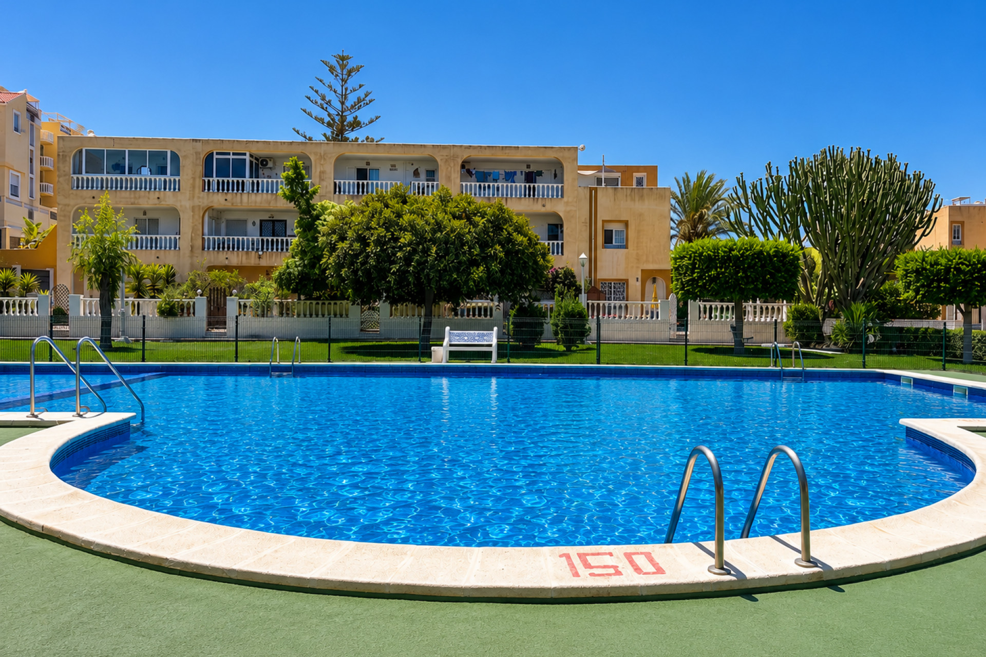 Resale - Townhouse - La Mata