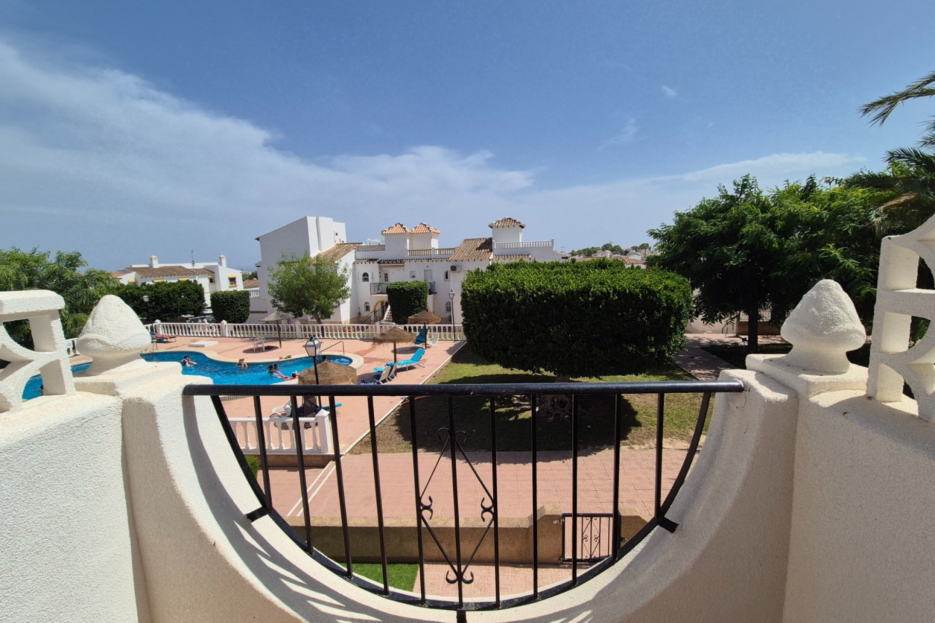 Resale - Townhouse - San Miguel de Salinas - Bellavista