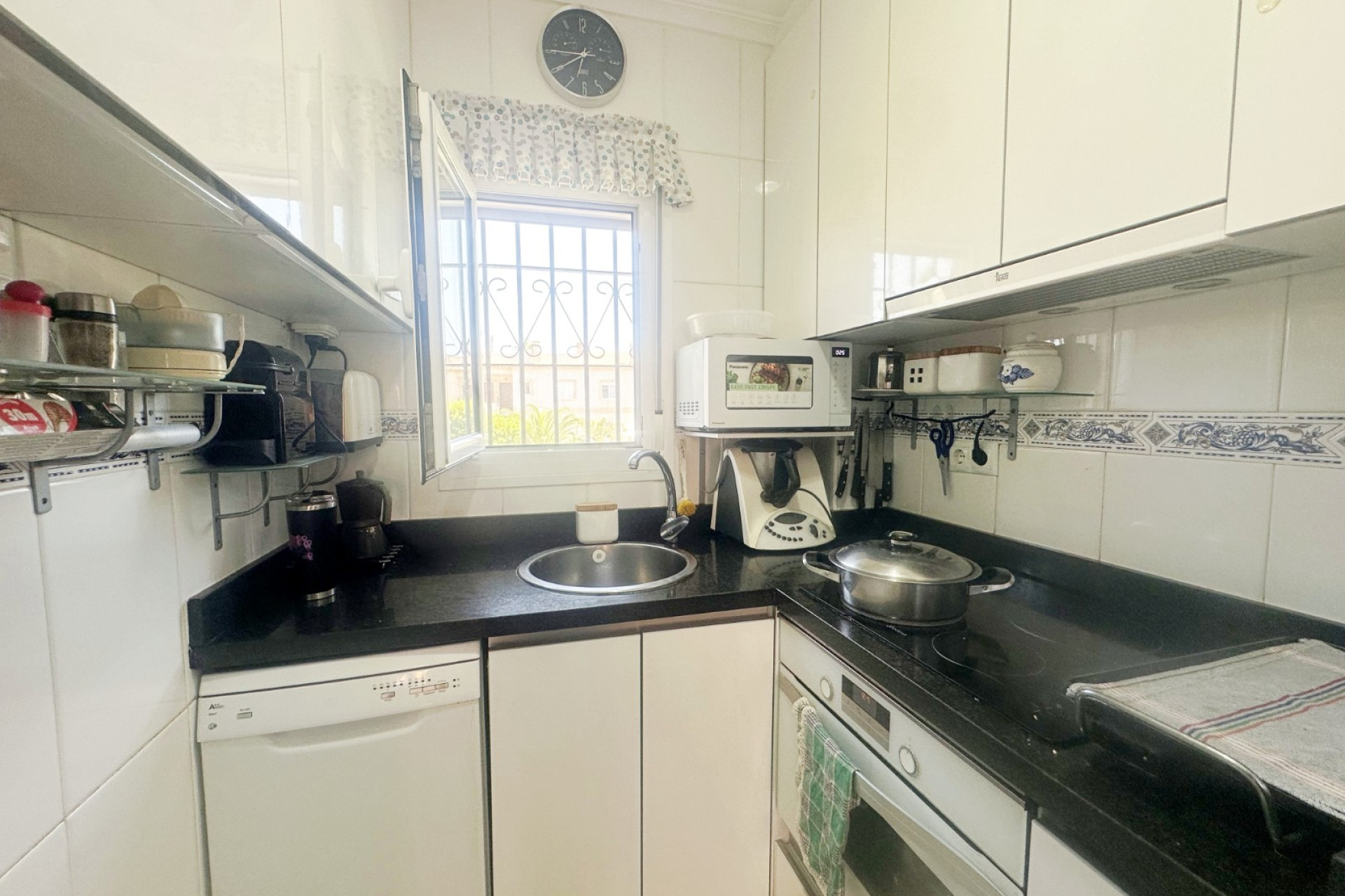 Resale - Townhouse - Torrevieja - Aguas Nuevas