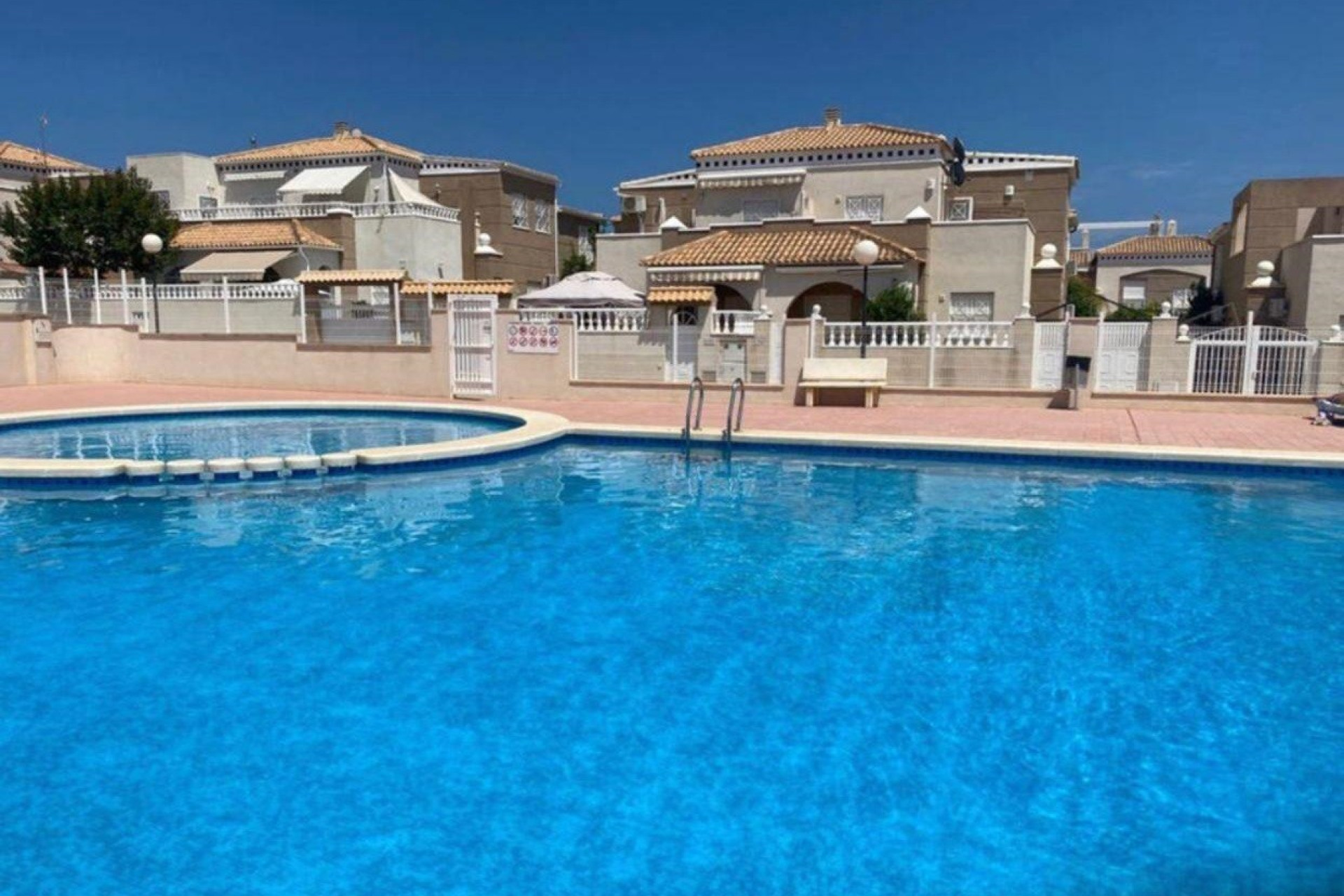 Resale - Townhouse - Torrevieja - Nueva Torrevieja