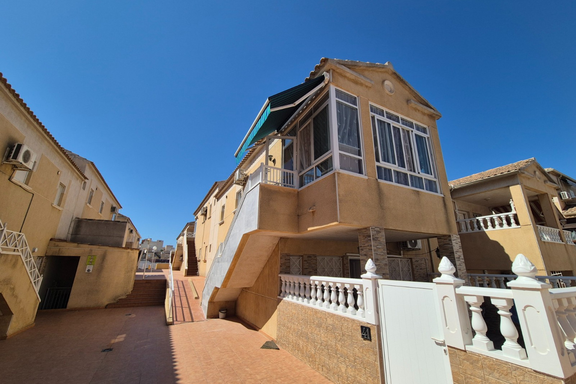 Resale - Townhouse - Torrevieja - torrevieja