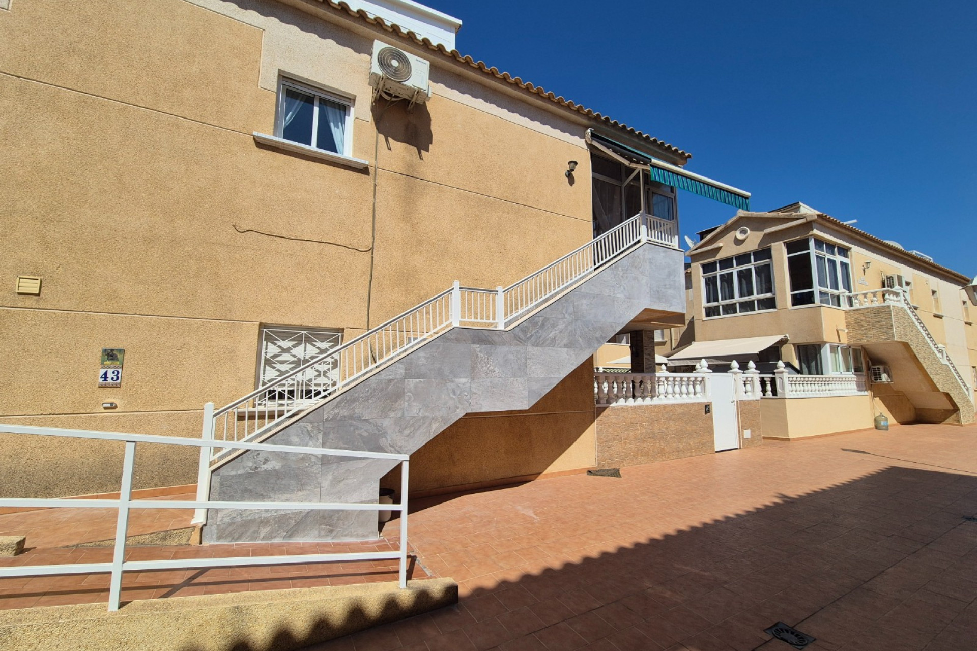 Resale - Townhouse - Torrevieja - torrevieja