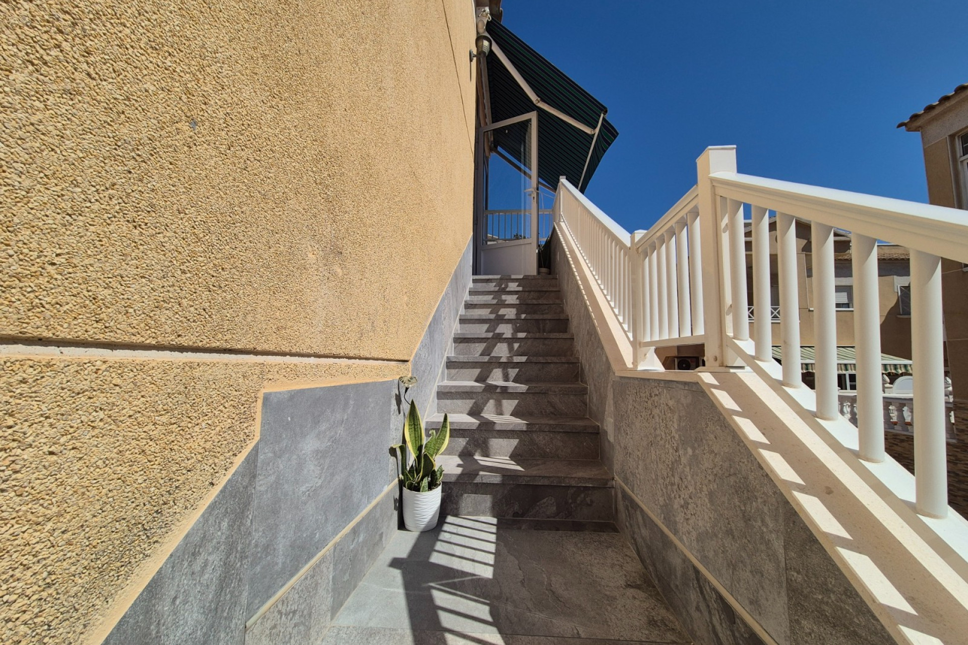 Resale - Townhouse - Torrevieja - torrevieja