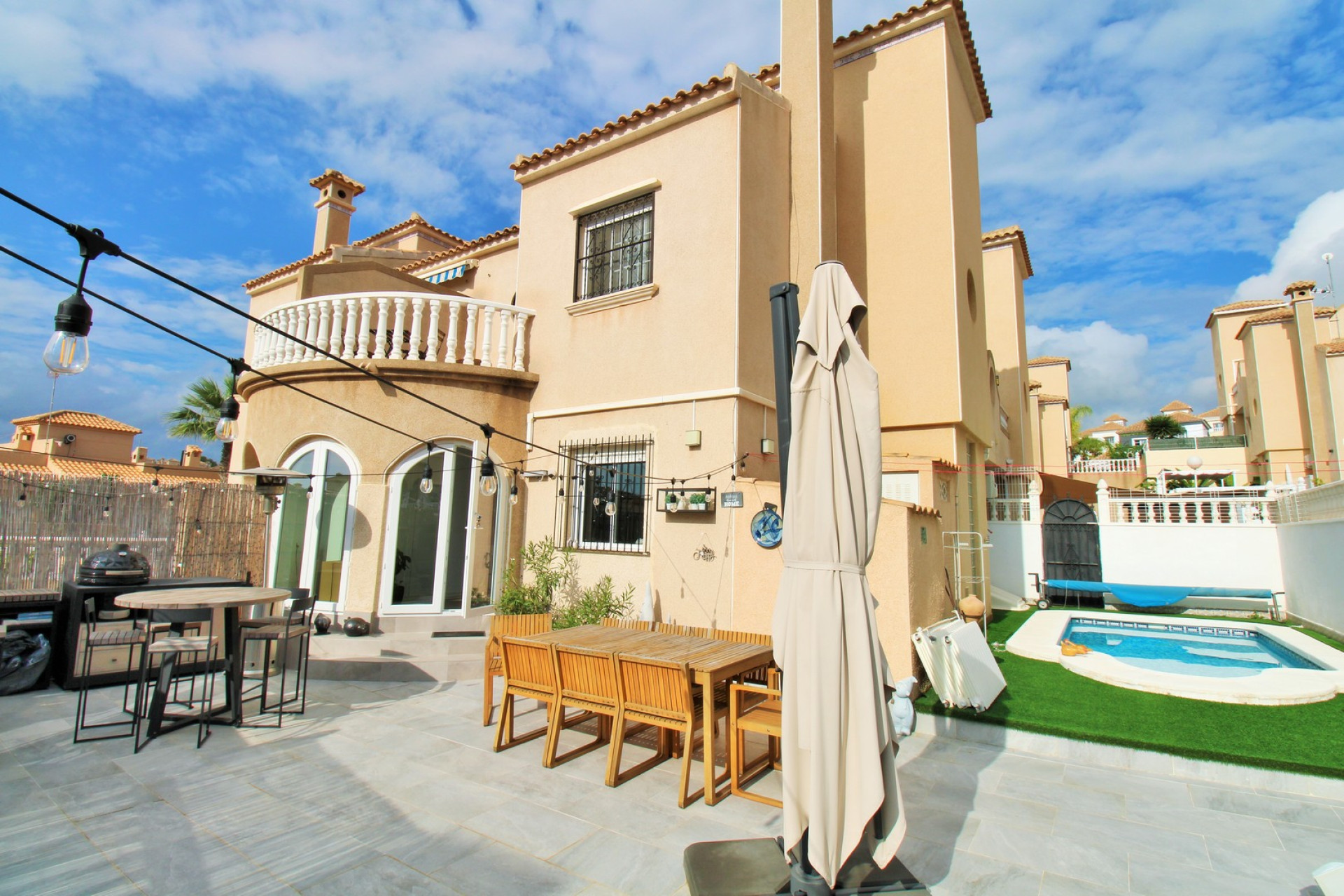 Resale - Townhouse - Villamartín