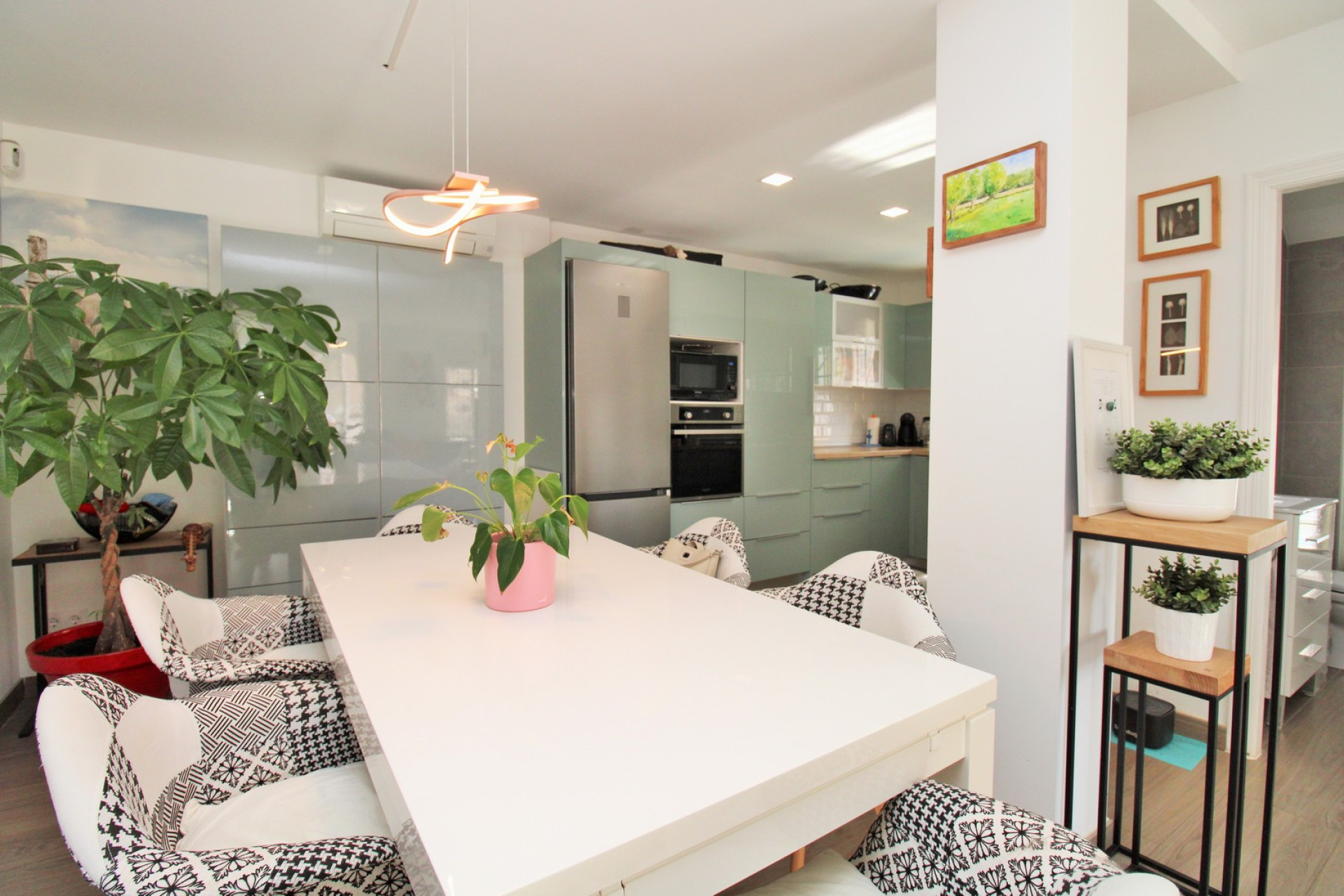 Resale - Townhouse - Villamartín