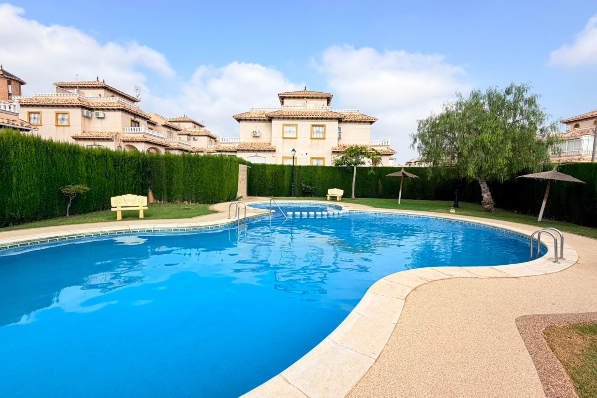 Resale - Villa - Cabo Roig - Orihuela Costa