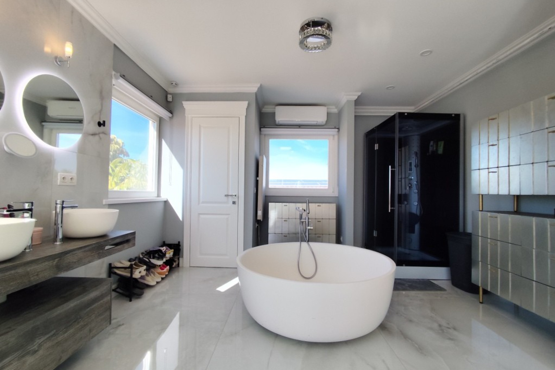 Resale - Villa - El Mudamiento