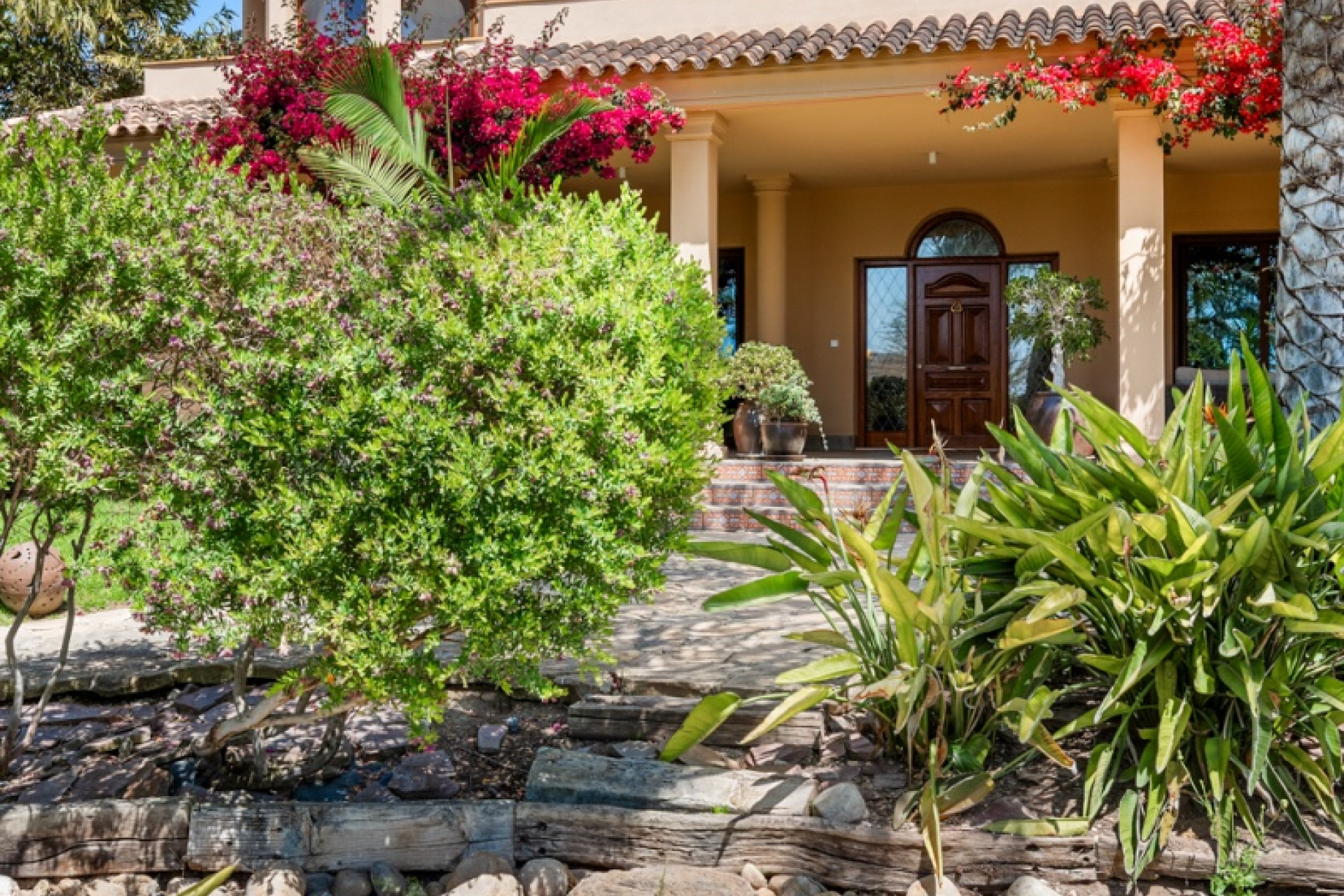 Resale - Villa - Elche