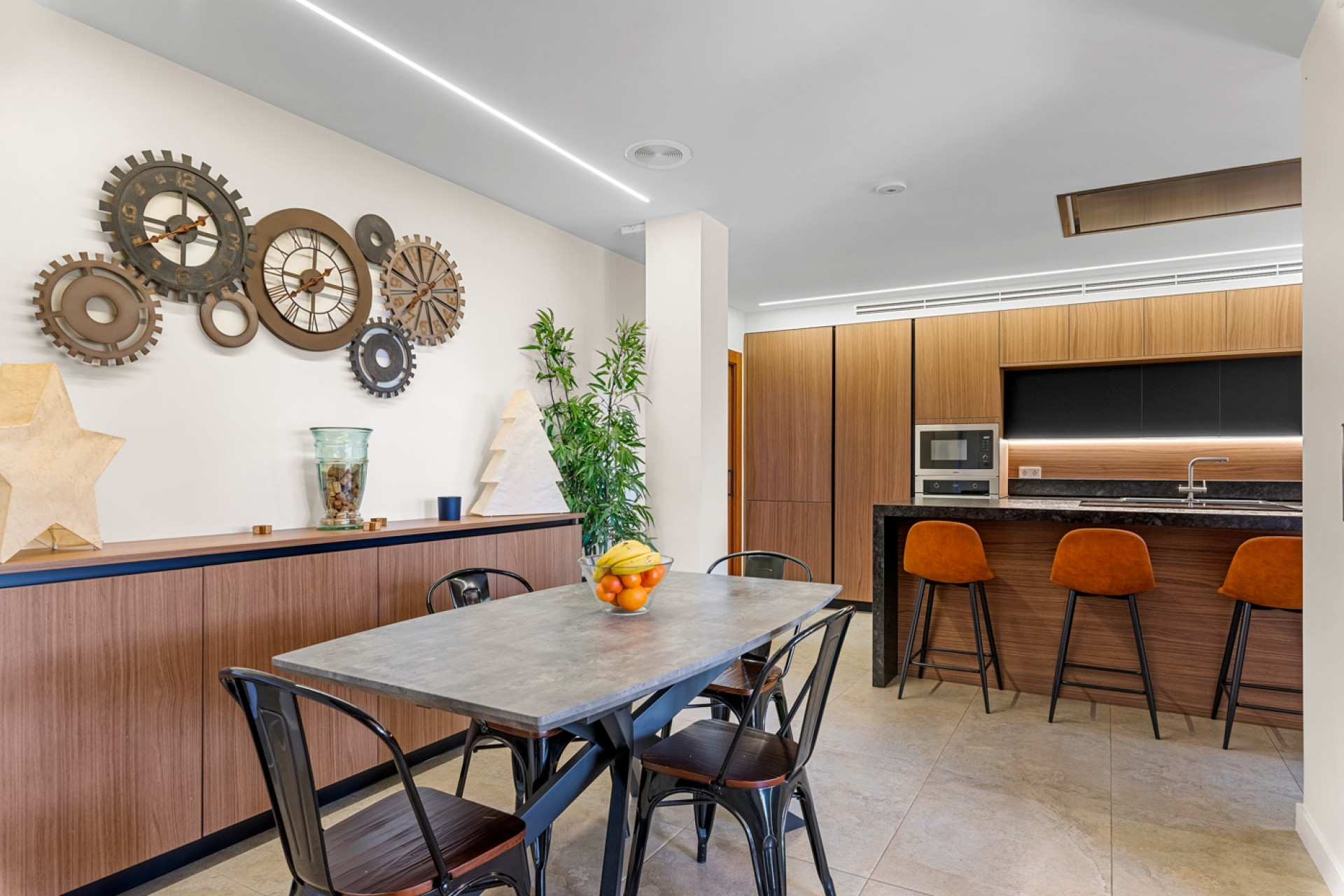 Resale - Villa - Elche