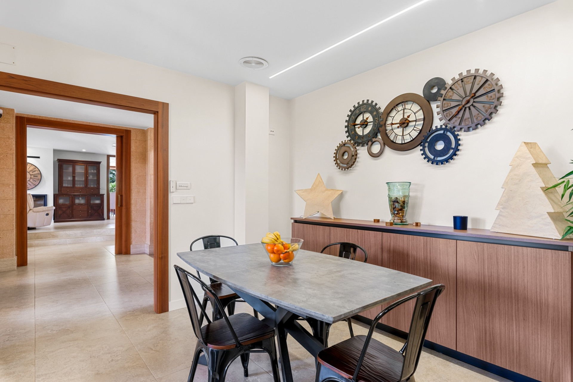 Resale - Villa - Elche