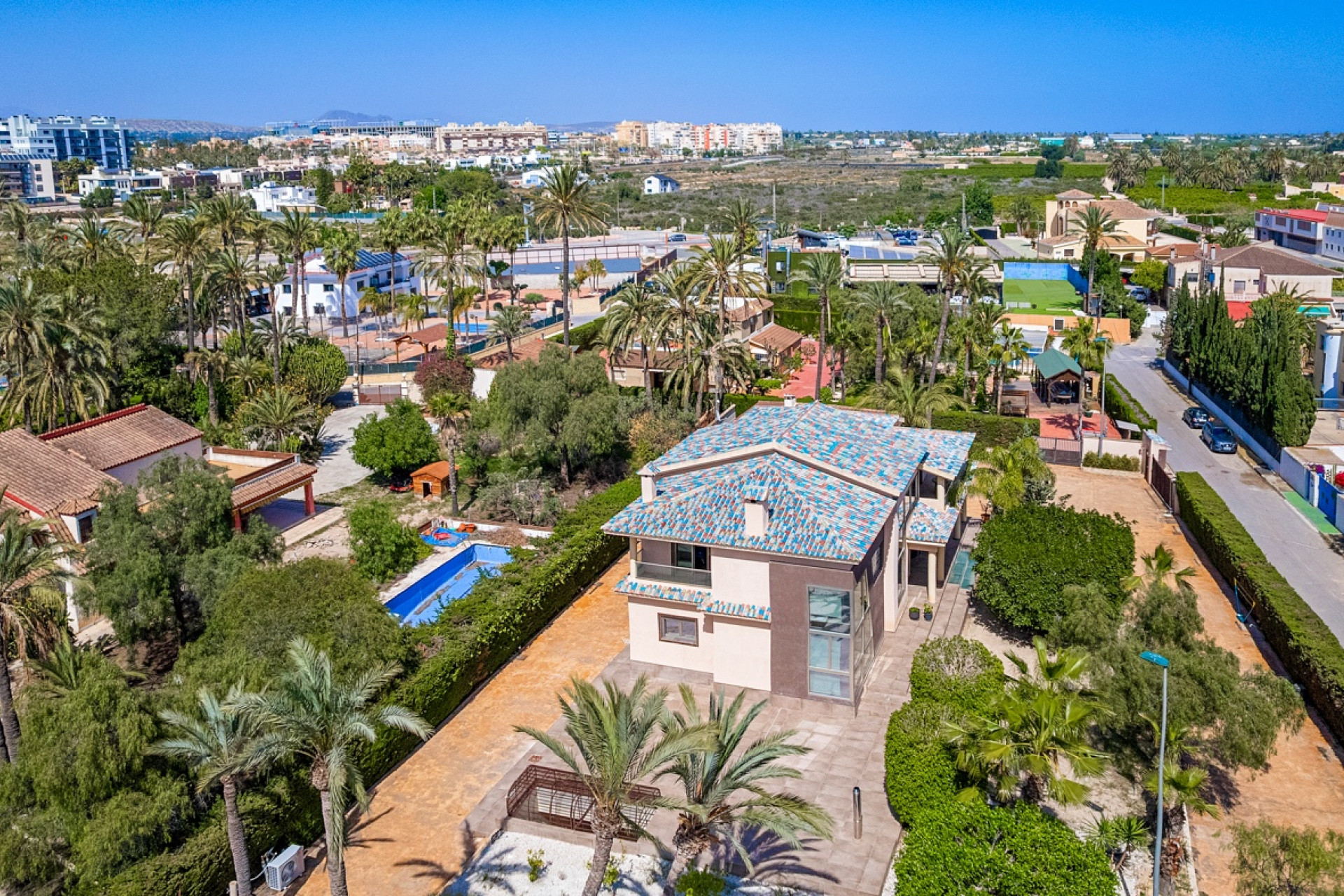 Resale - Villa - Elche