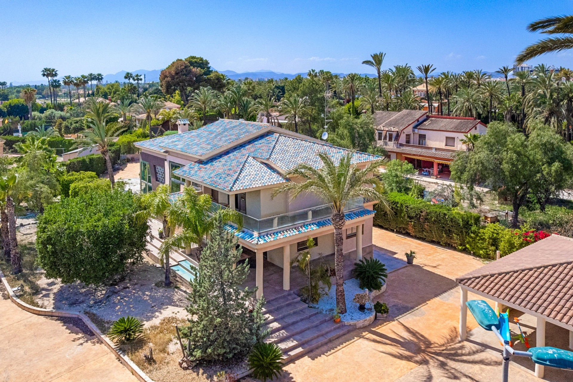 Resale - Villa - Elche