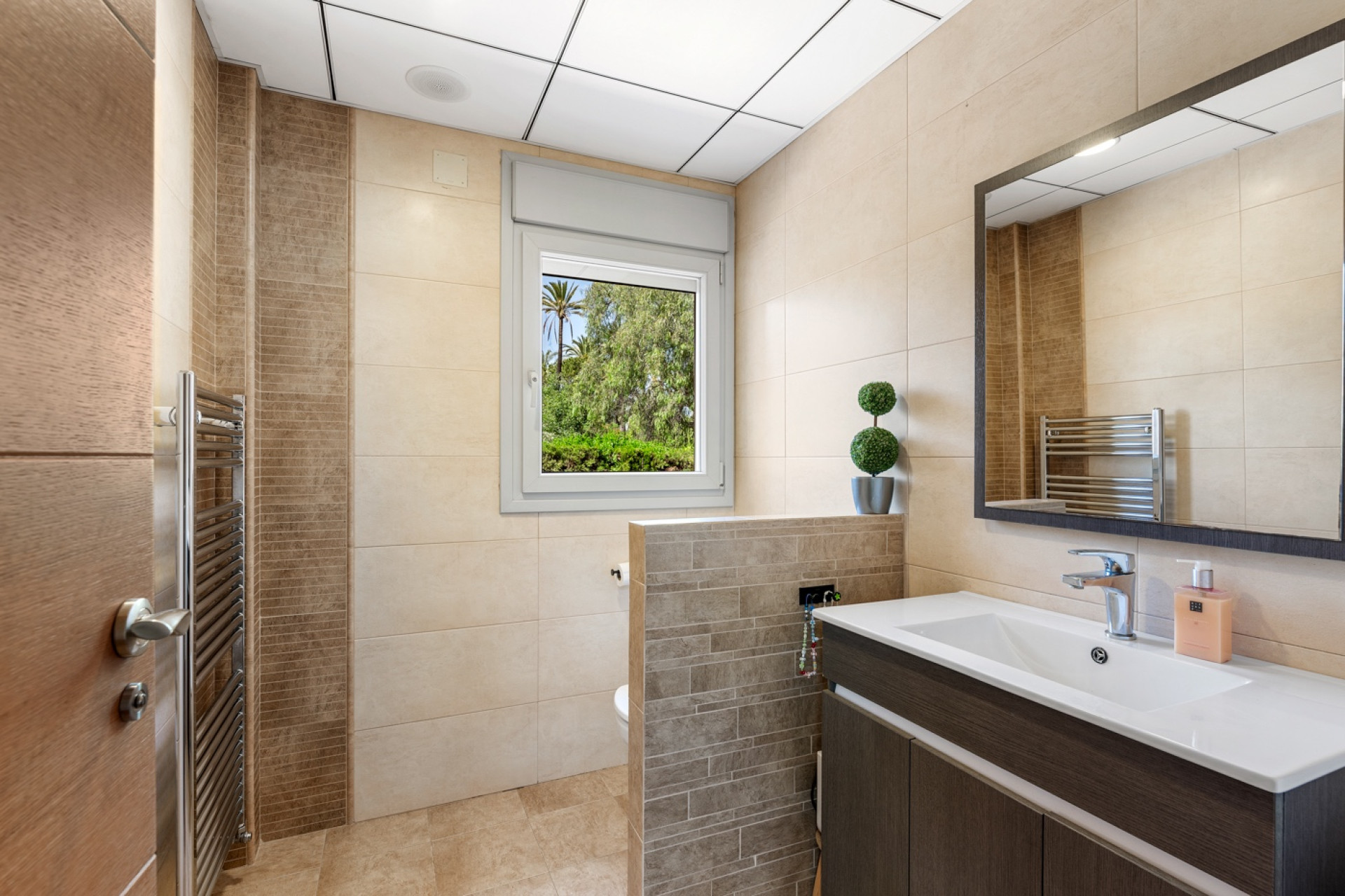 Resale - Villa - Elche