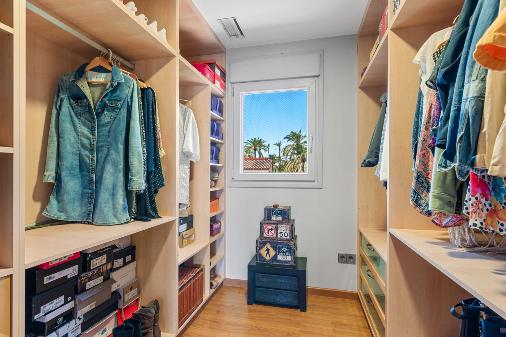 Resale - Villa - Elche