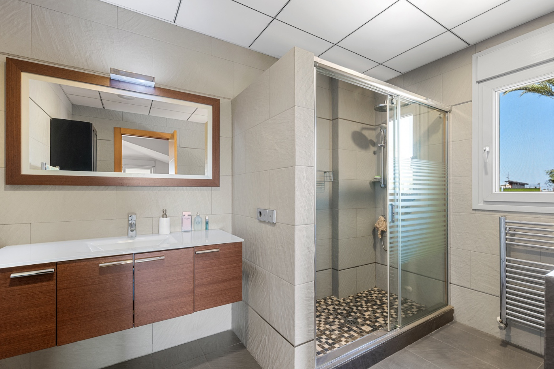 Resale - Villa - Elche