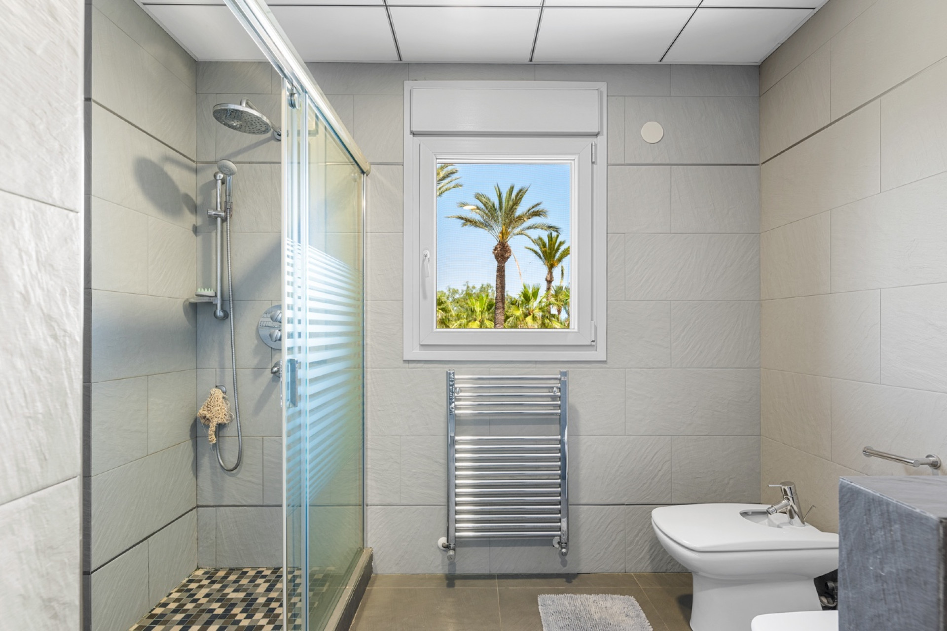 Resale - Villa - Elche