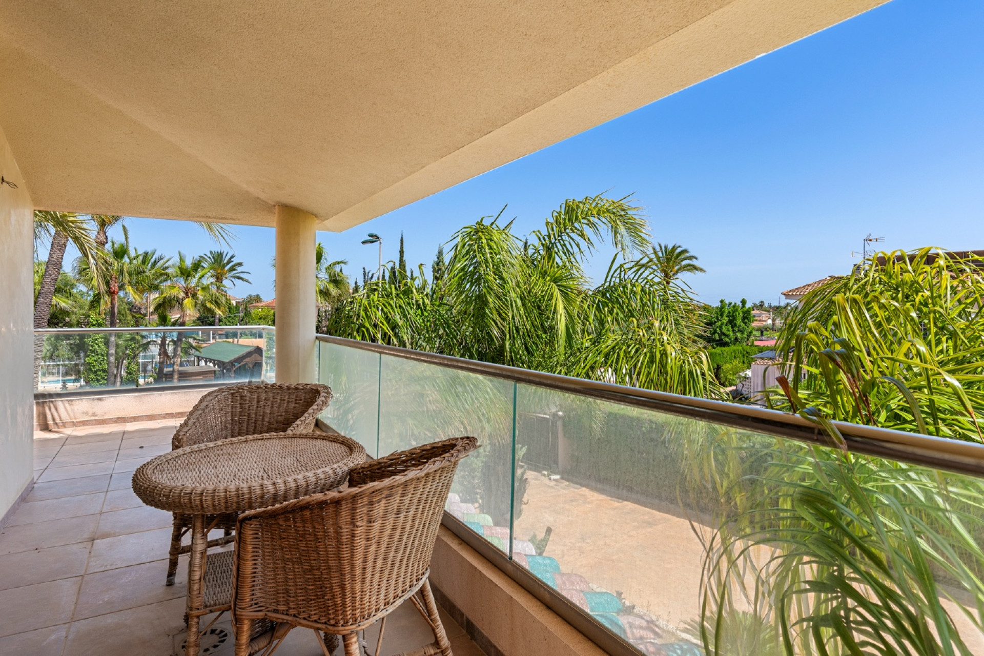 Resale - Villa - Elche