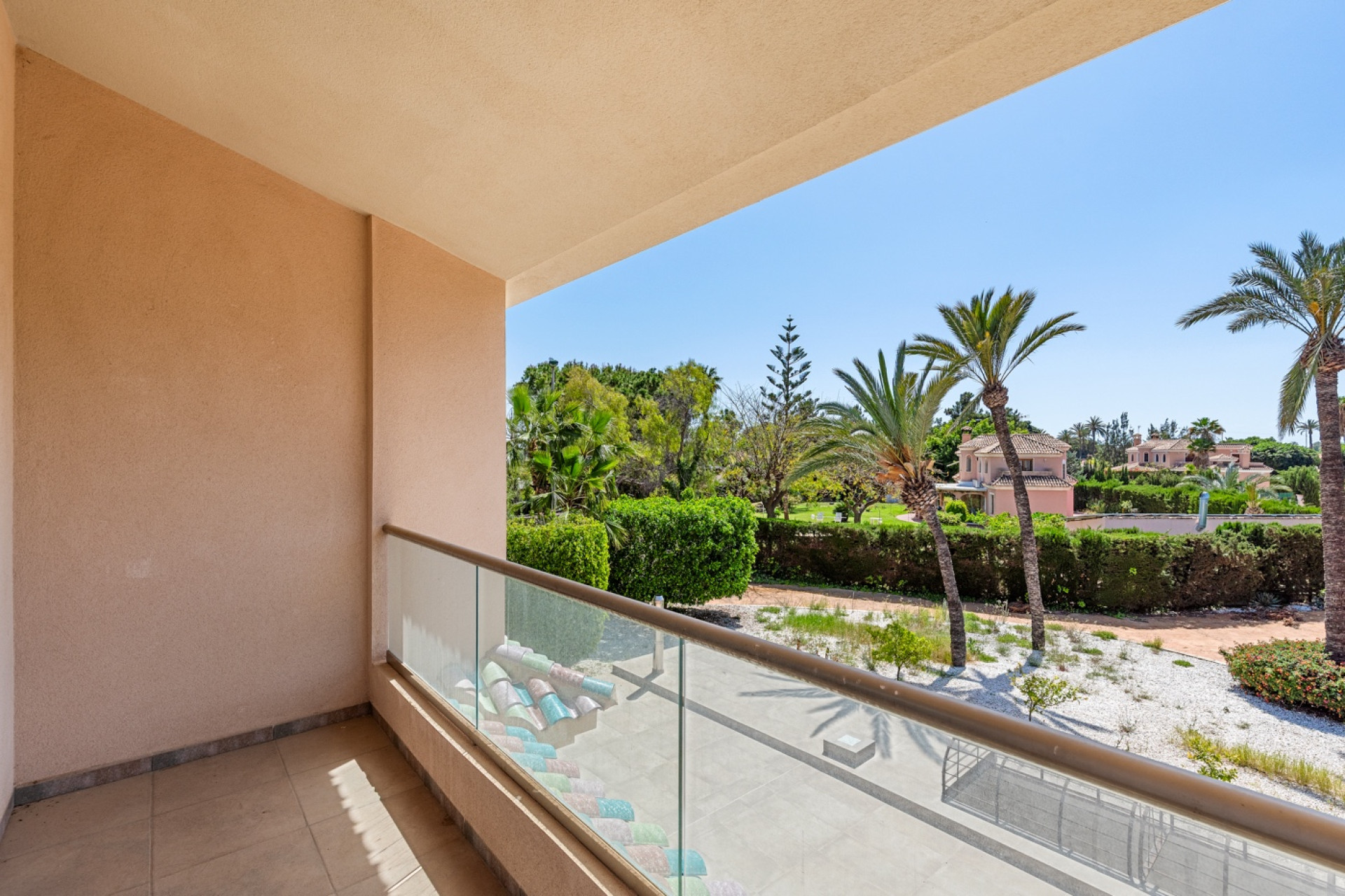 Resale - Villa - Elche