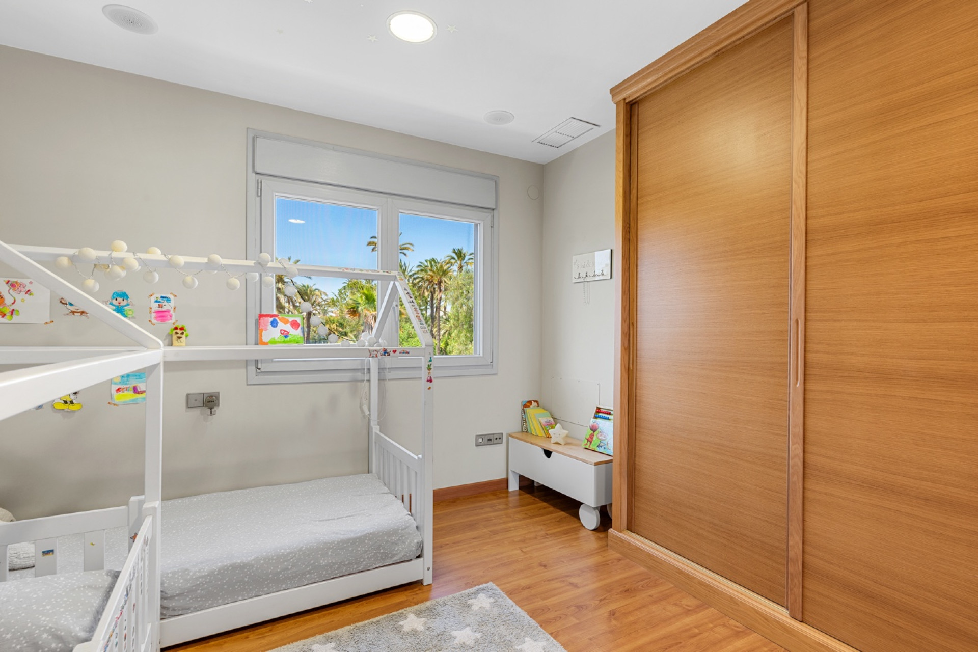 Resale - Villa - Elche