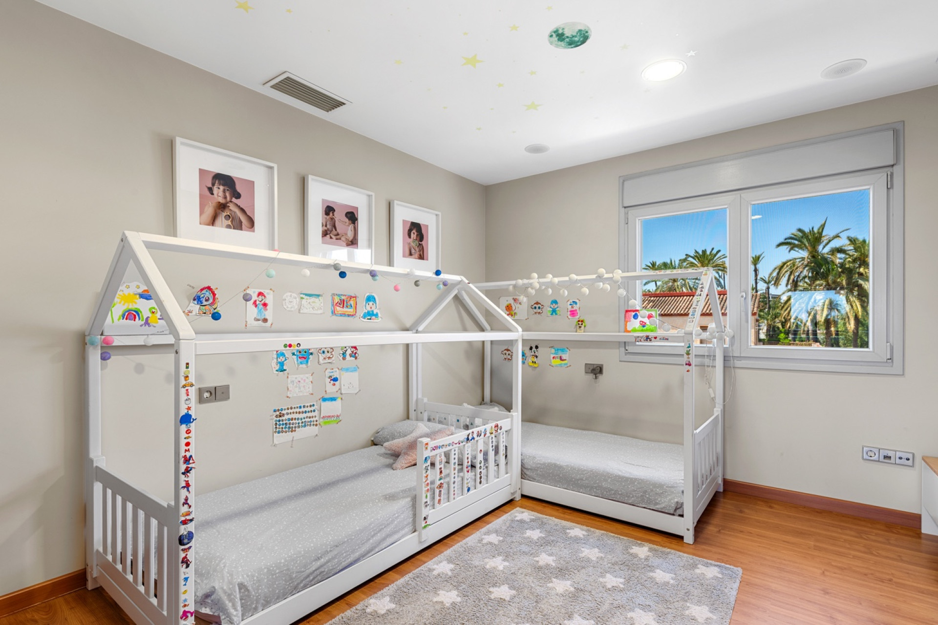 Resale - Villa - Elche