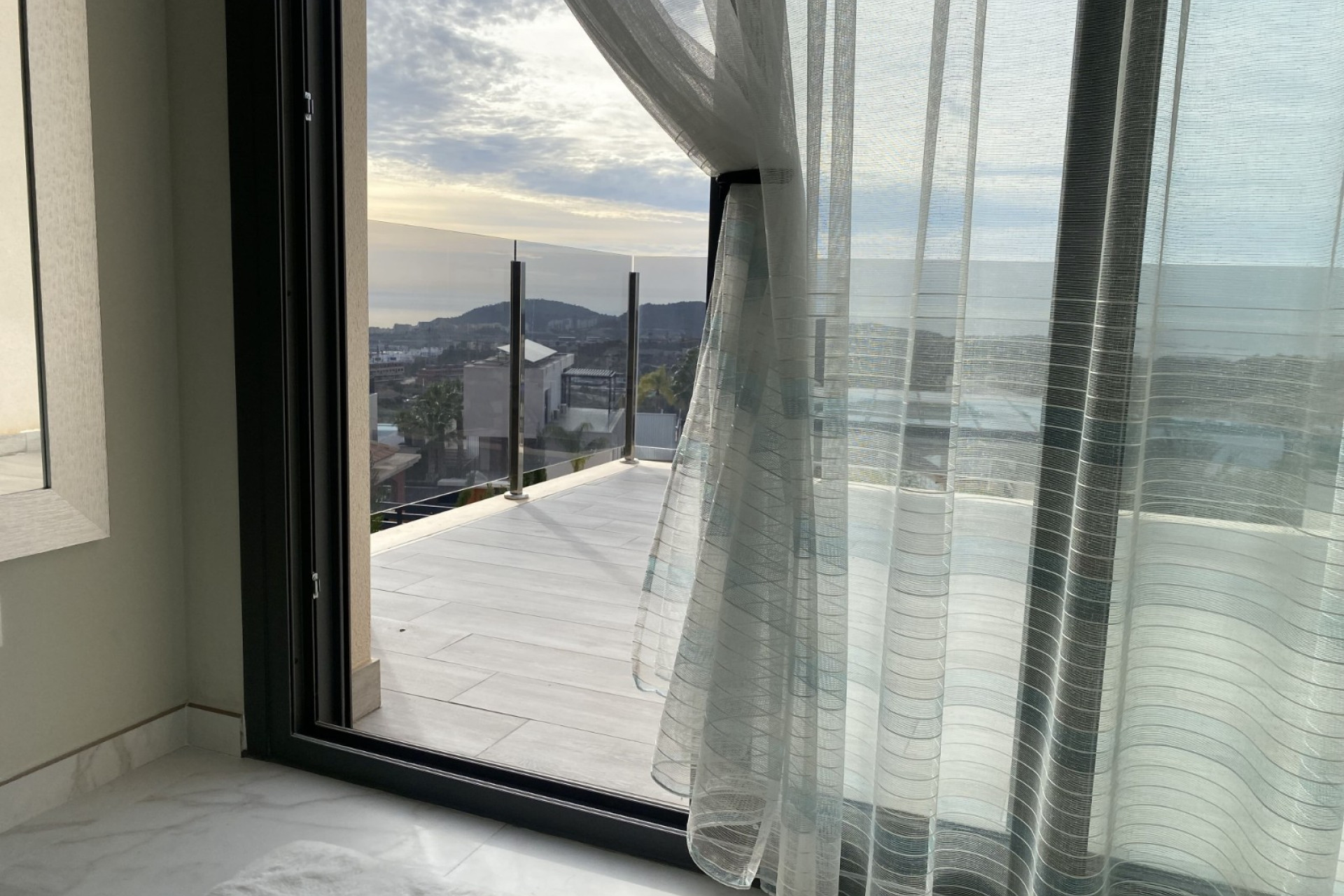 Resale - Villa - Finestrat - Finestrat Urbanizaciones