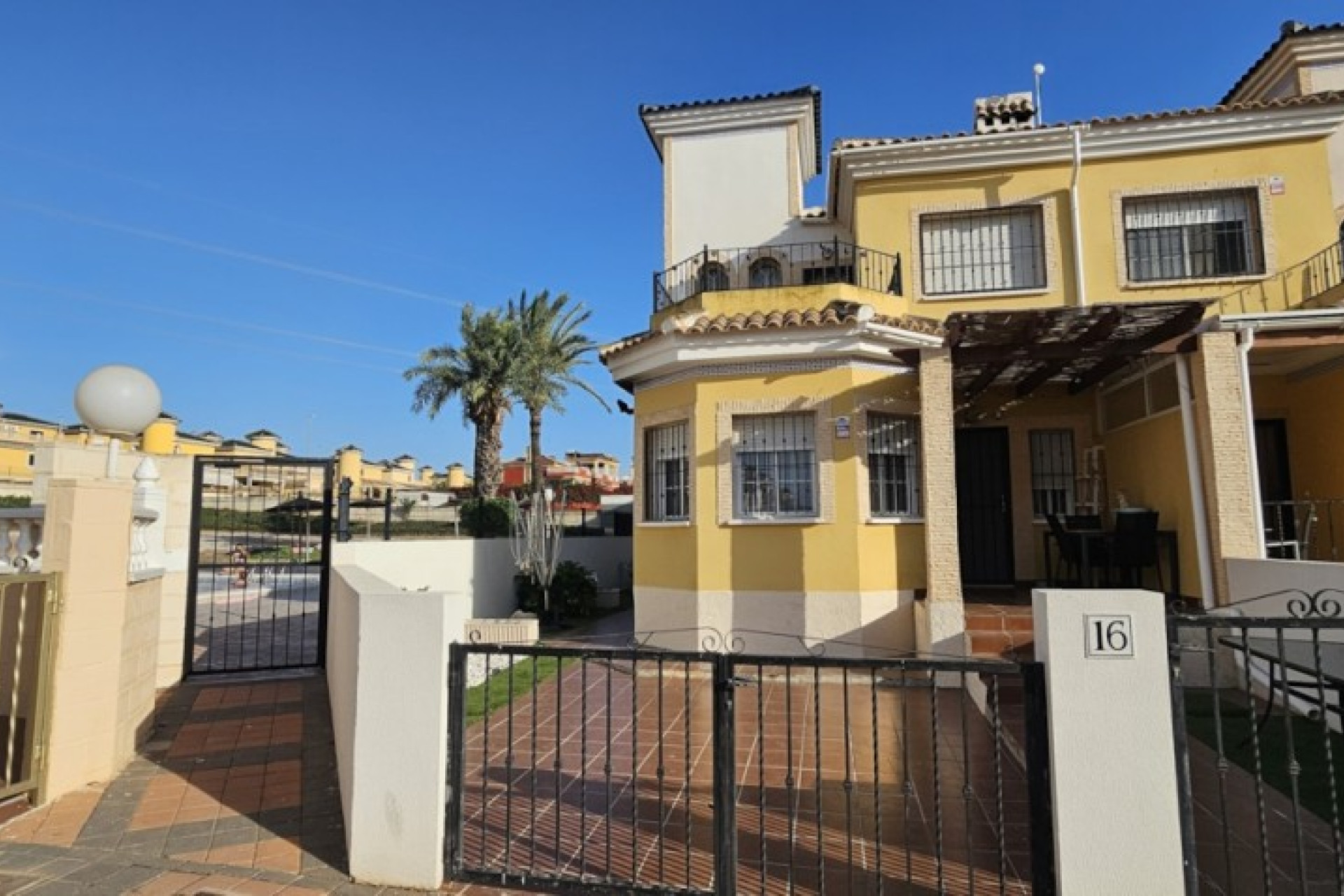 Resale - Villa - Lo Crispin