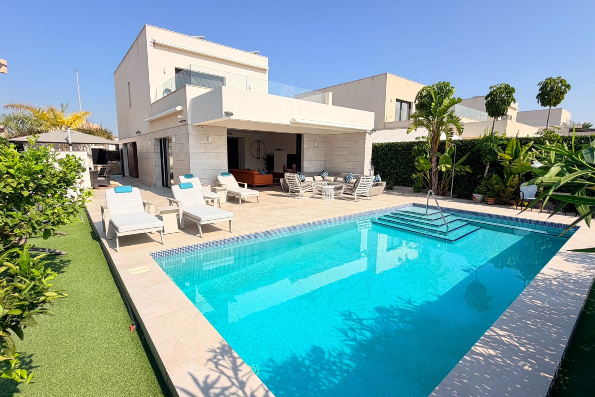 Resale - Villa - Los Montesinos - La Herrada