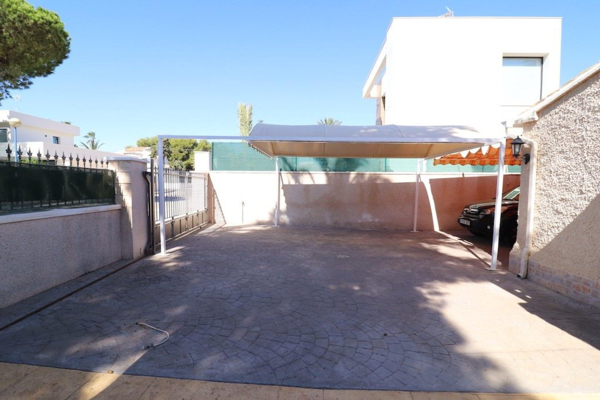 Resale - Villa - Orihuela Costa - Punta Prima