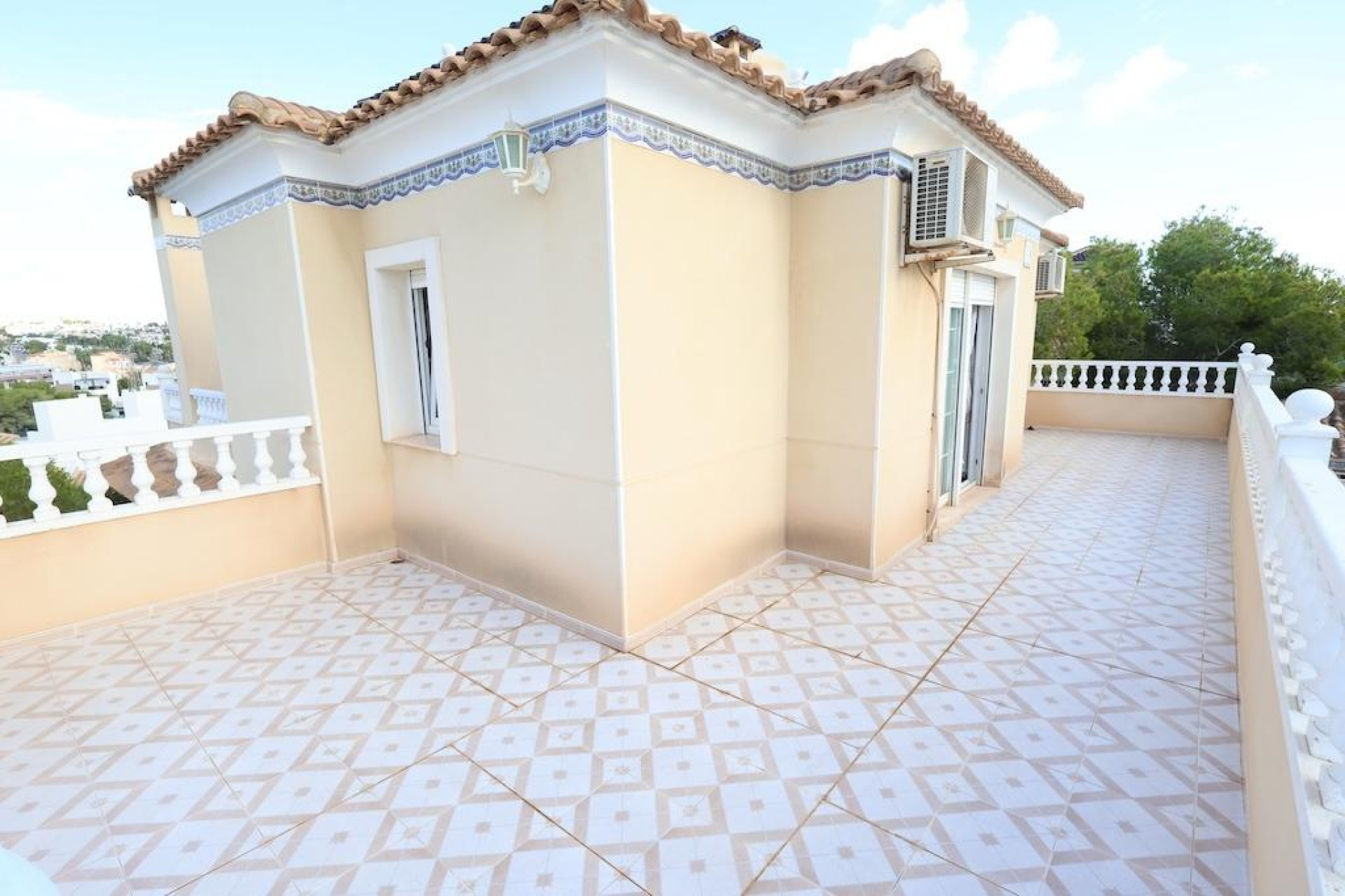 Resale - Villa - Orihuela Costa - Villamartín