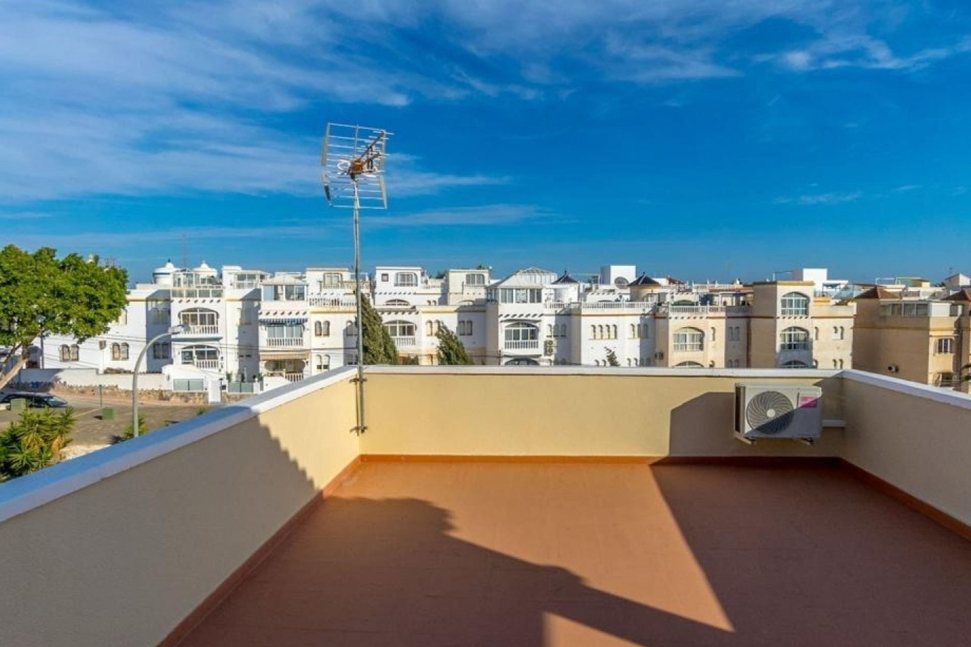 Resale - Villa - Orihuela Costa - Villamartín