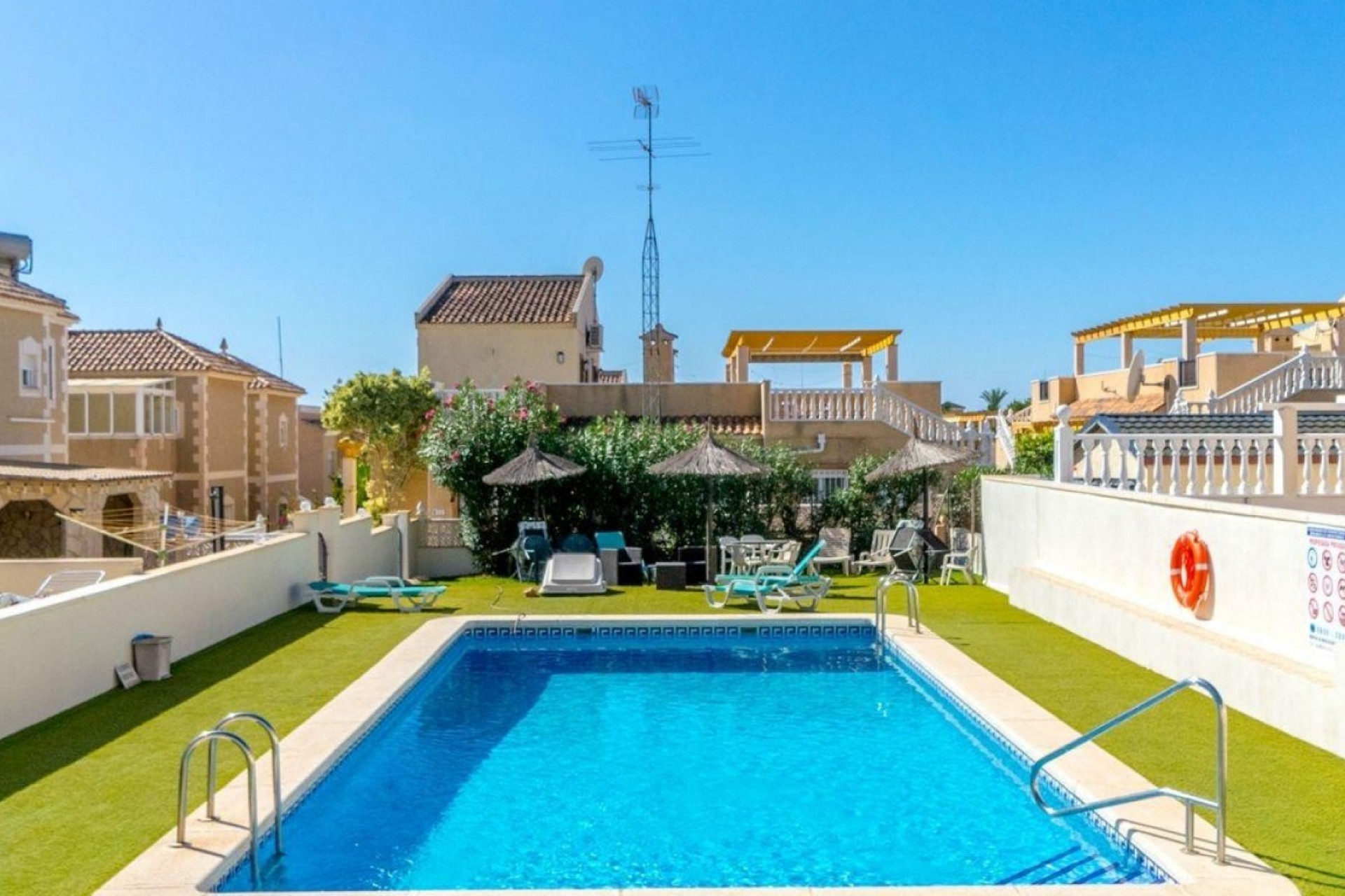 Resale - Villa - Orihuela Costa - Villamartín