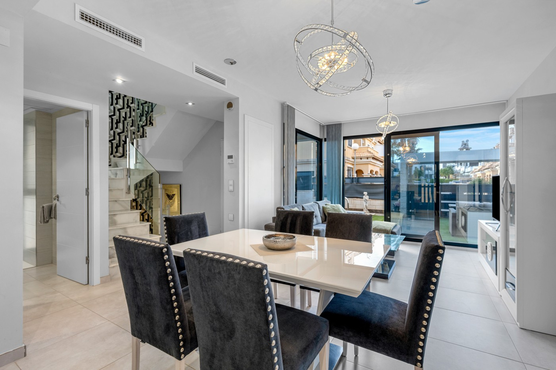 Resale - Villa - Orihuela Costa