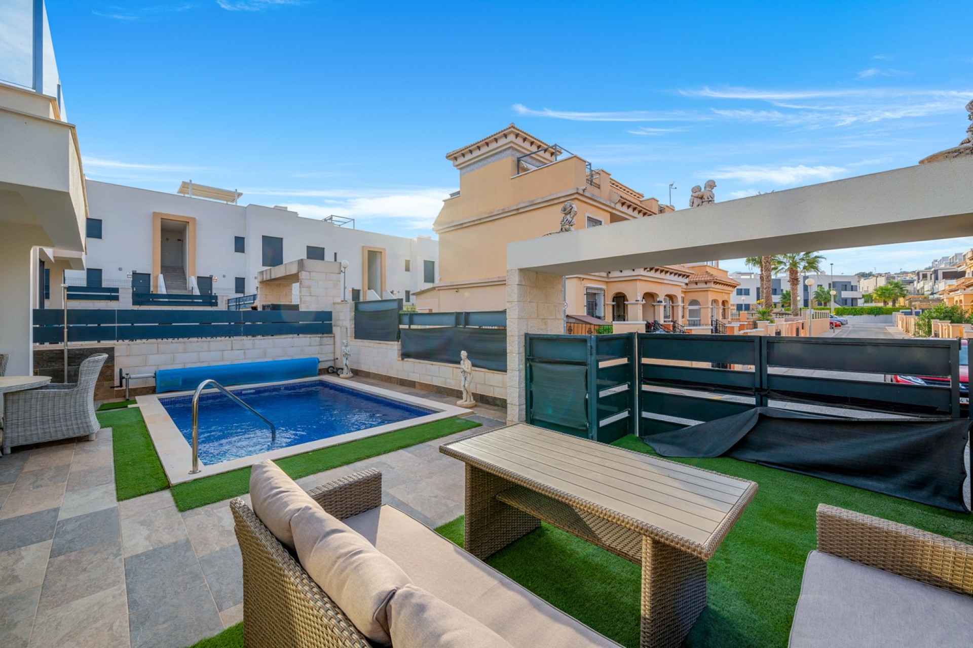 Resale - Villa - Orihuela Costa