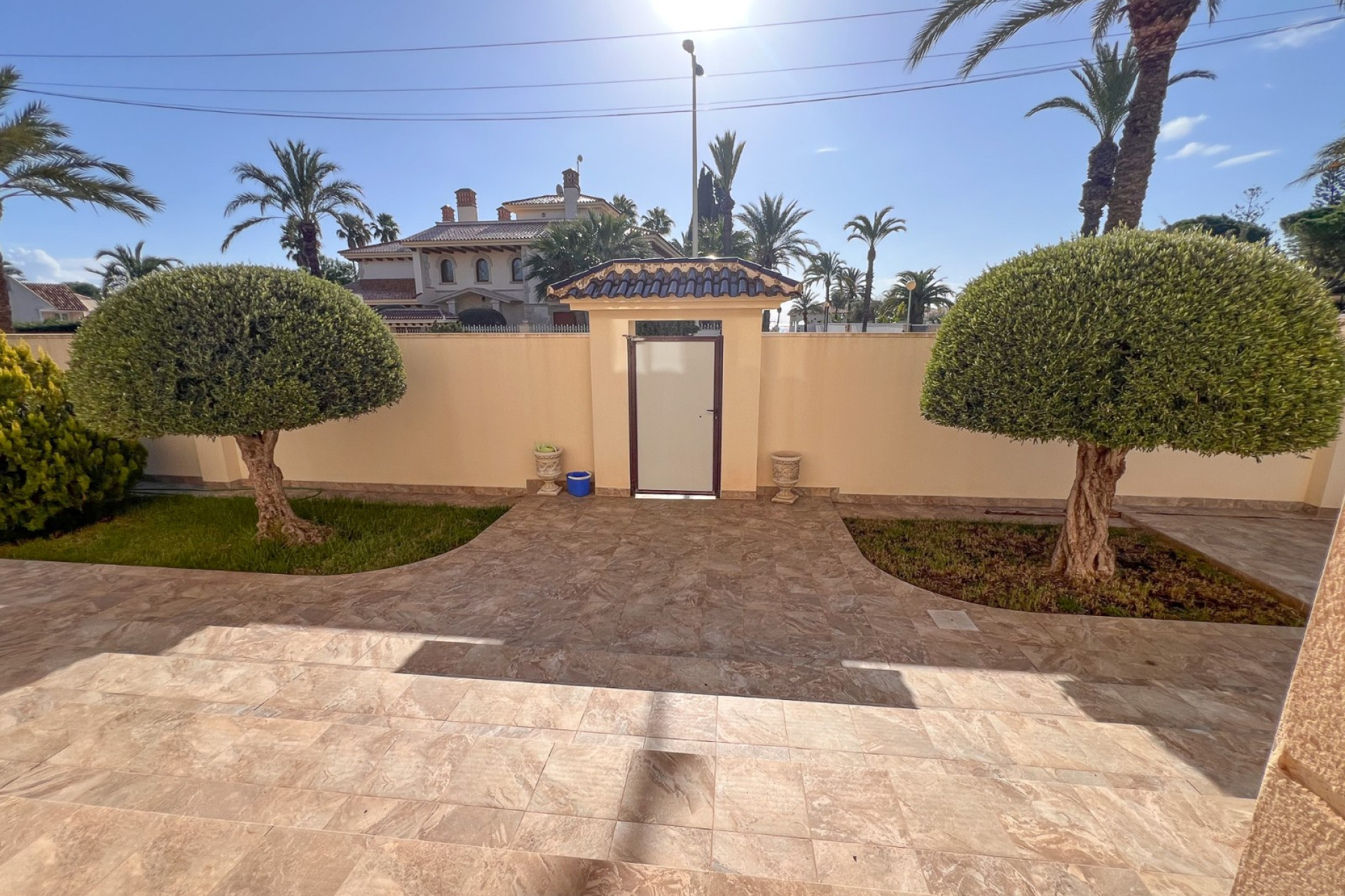 Resale - Villa - Orihuela Costa