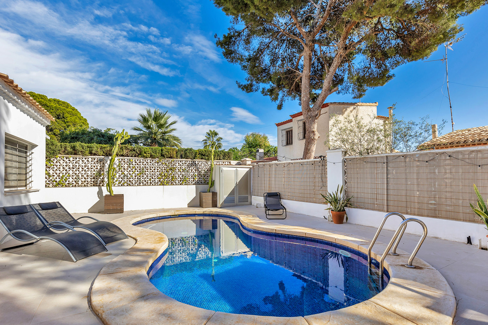 Resale - Villa - Orihuela Costa