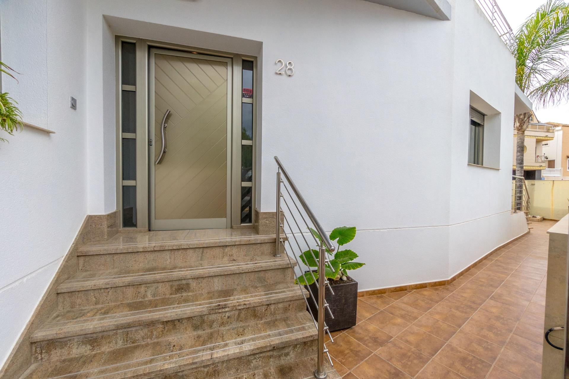 Resale - Villa - Rojales