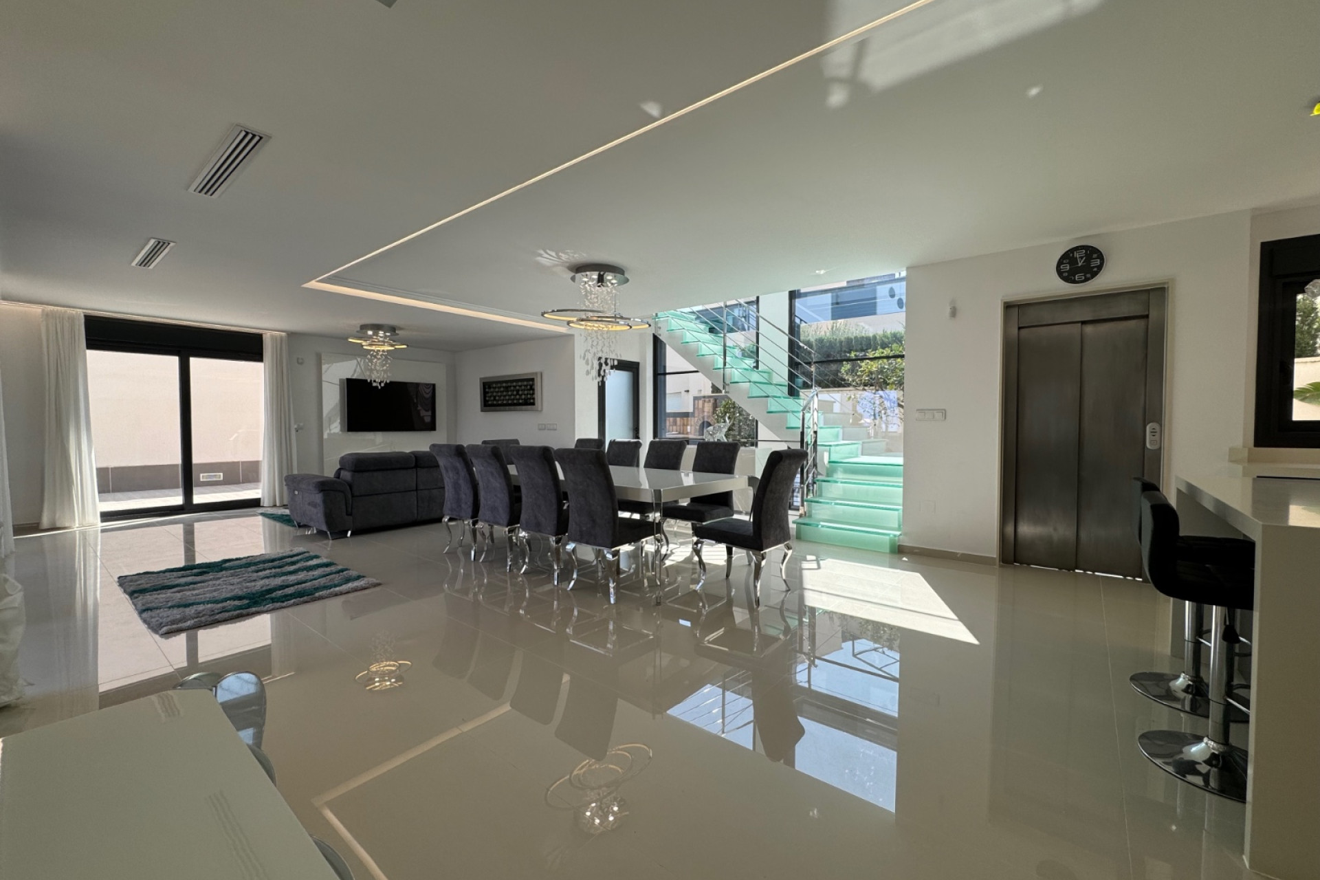 Resale - Villa - San Miguel de Salinas