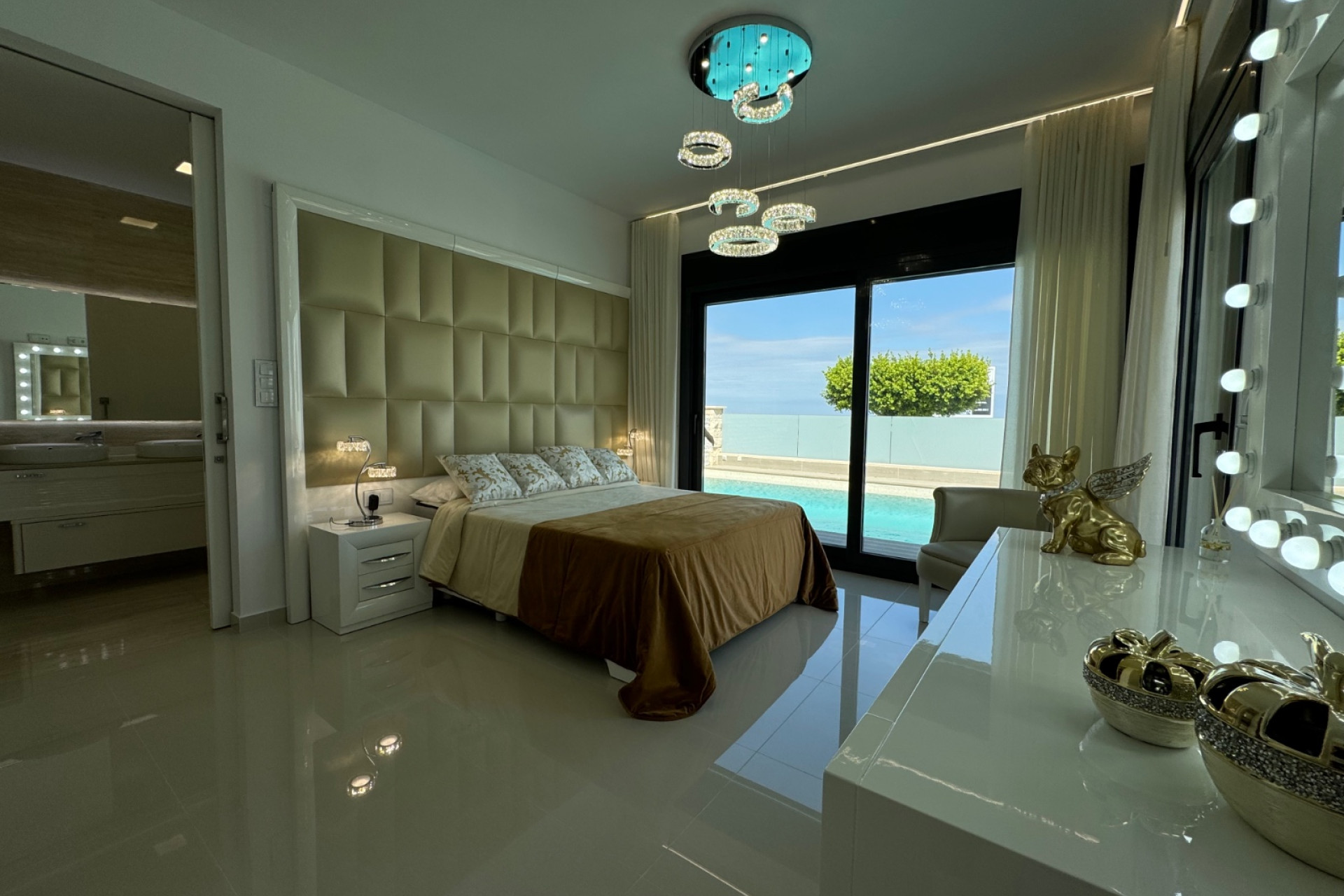 Resale - Villa - San Miguel de Salinas