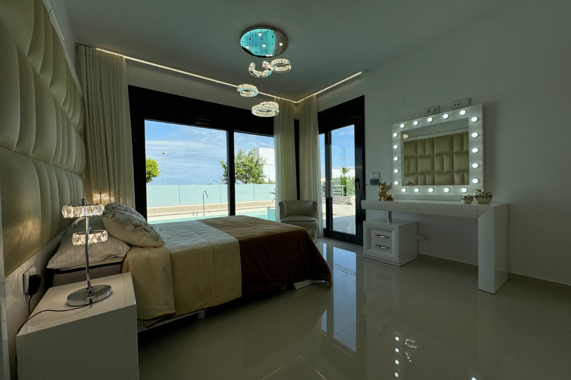 Resale - Villa - San Miguel de Salinas