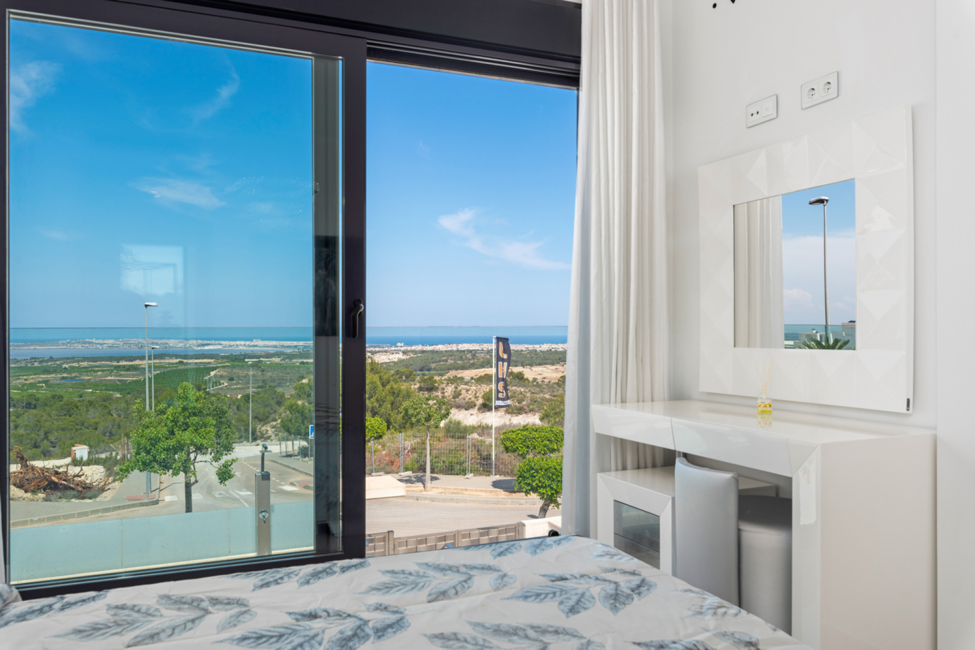 Resale - Villa - San Miguel de Salinas