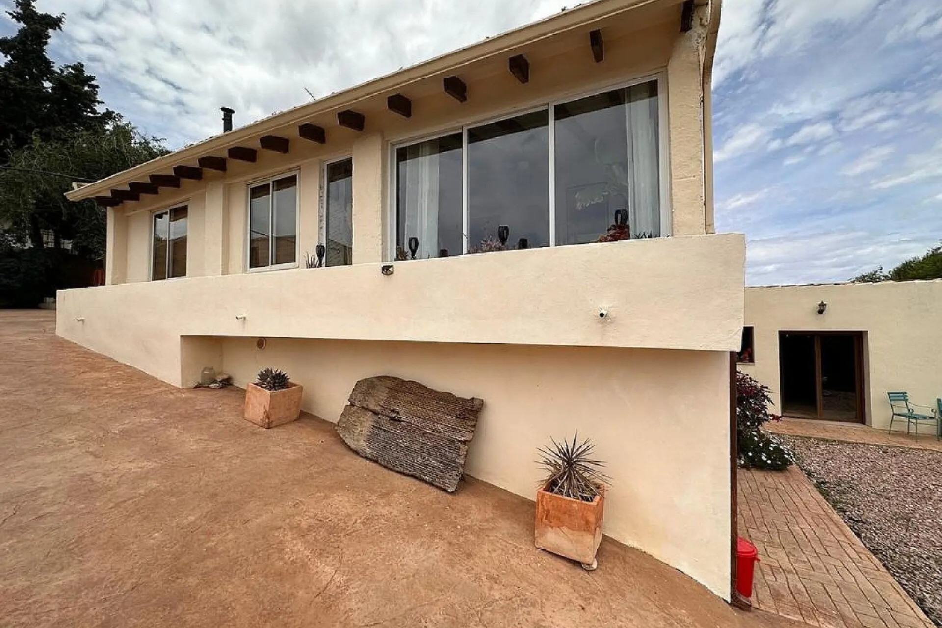 Resale - Villa - Sax